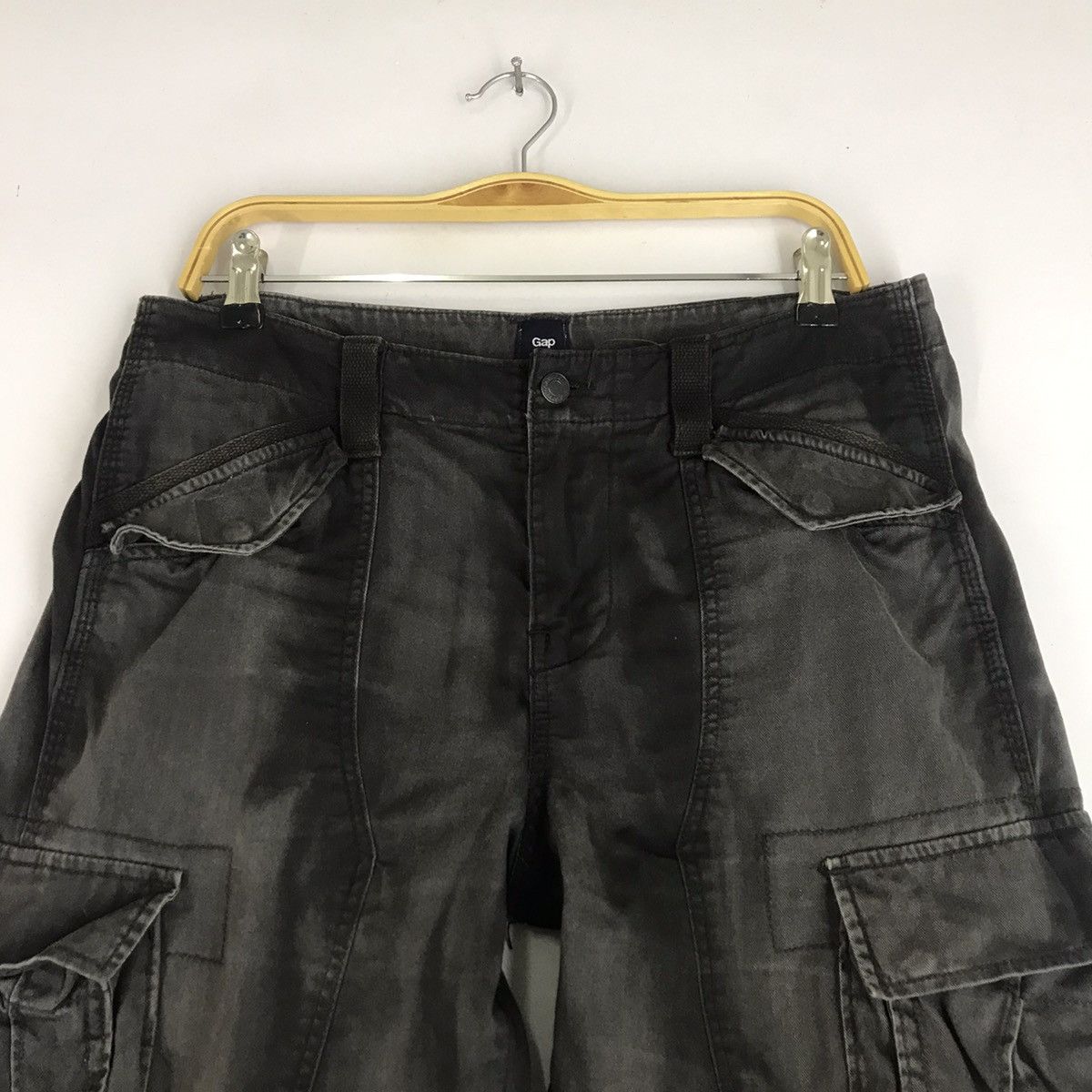 Beauty Beast × Gap Gap Tactical Cargo Black faded Spray style Double knees pant Size US 34 / EU 50 - 2 Thumbnail