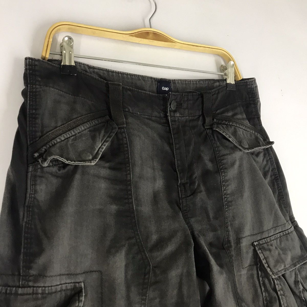 Beauty Beast × Gap Gap Tactical Cargo Black faded Spray style Double knees pant Size US 34 / EU 50 - 5 Thumbnail