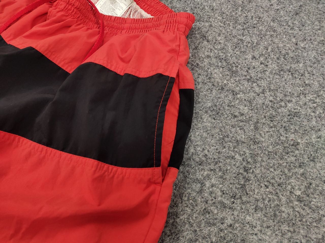 Nike Vintage 90's Nike Big Swoosh Logo Nylon Red Light Shorts Size US 34 / EU 50 - 5 Thumbnail