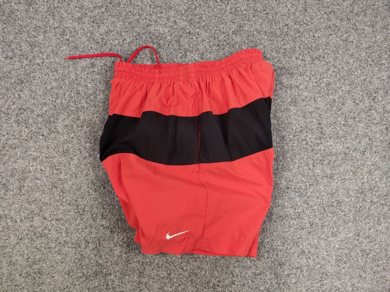 Nike Vintage 90's Nike Big Swoosh Logo Nylon Red Light Shorts Size US 34 / EU 50 - 8 Thumbnail