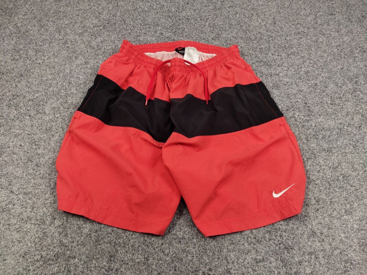 Nike Vintage 90's Nike Big Swoosh Logo Nylon Red Light Shorts Size US 34 / EU 50 - 2 Thumbnail