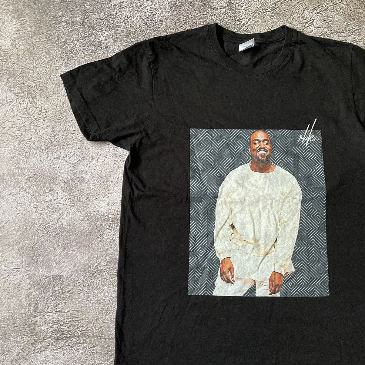 Vintage Vintage Y2K Kanye West Graduation Graphic Tee Streetwear L Size US L / EU 52-54 / 3 - 4 Thumbnail