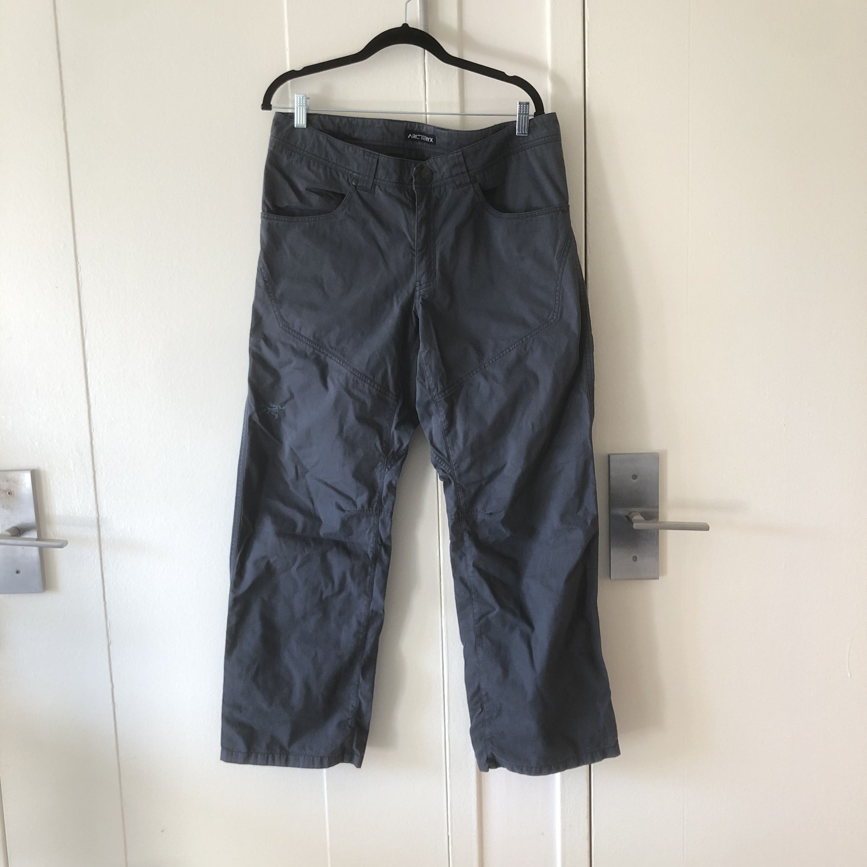 image of Arcteryx Arc'teryx Cargo Pants in Grayish Blue, Men's (Size 34)