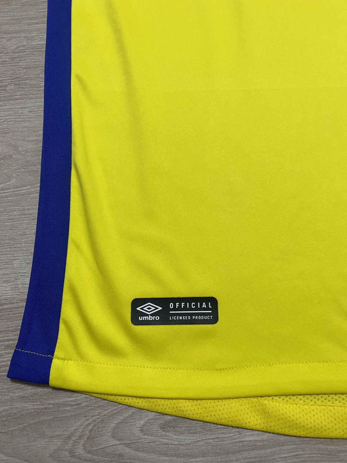 Umbro Umbro Everton Soccer jersey yellow size M Size US M / EU 48-50 / 2 - 4 Thumbnail