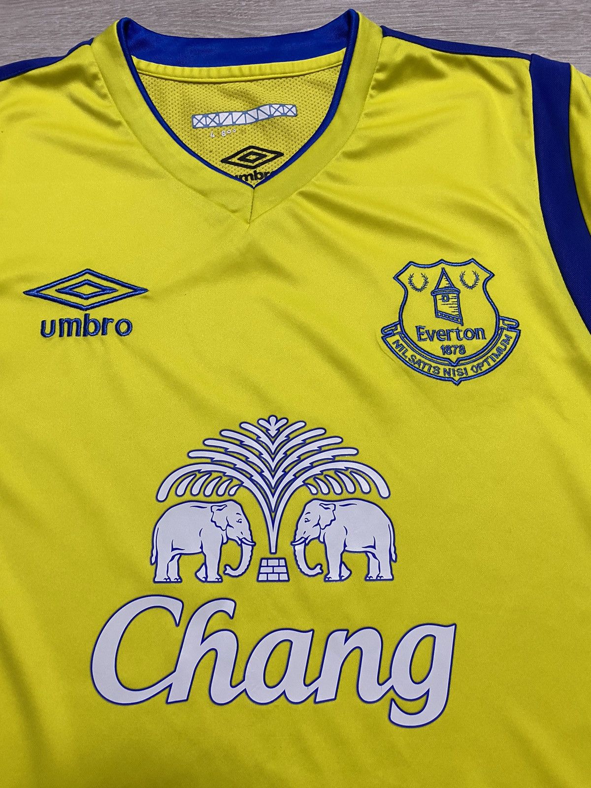 Umbro Umbro Everton Soccer jersey yellow size M Size US M / EU 48-50 / 2 - 3 Thumbnail