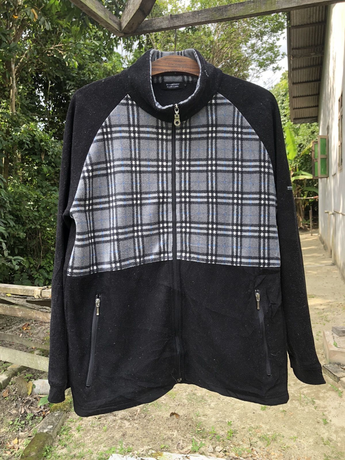 Black Label × Burberry Rare burberry black label blue nova check sweater Size US M / EU 48-50 / 2 - 5 Thumbnail