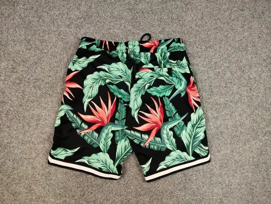 Vintage Vintage 90's Flowers Art Casual trendy Shorts Hawaiian Style Size US 36 / EU 52 - 6 Thumbnail