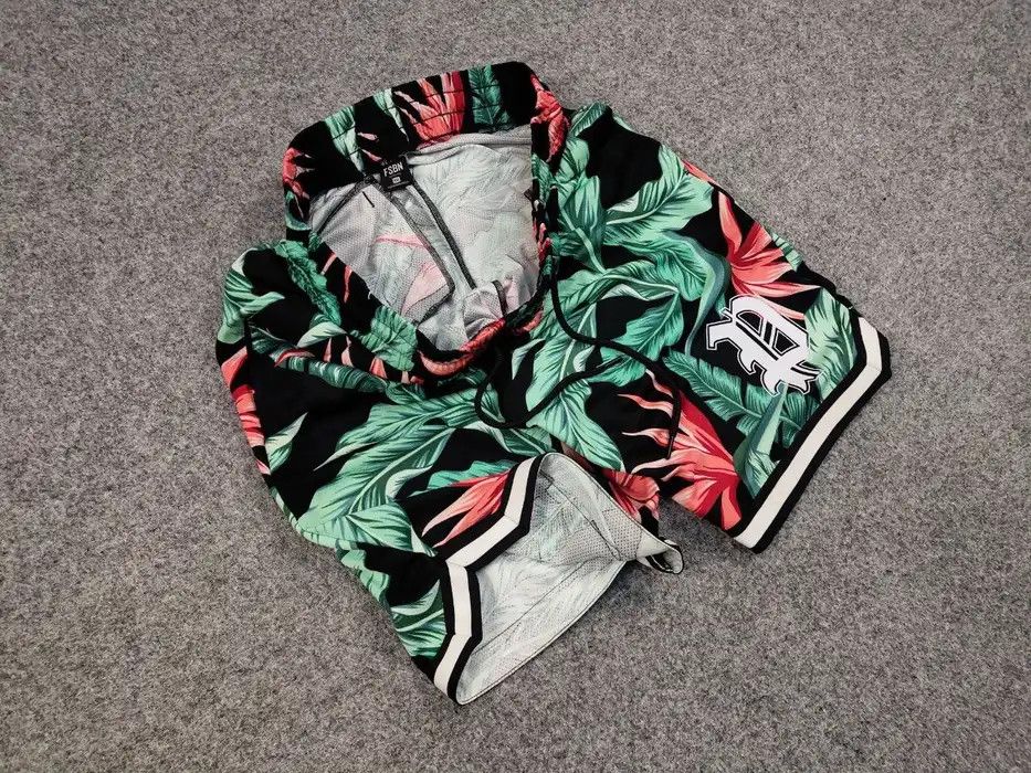 Vintage Vintage 90's Flowers Art Casual trendy Shorts Hawaiian Style Size US 36 / EU 52 - 2 Thumbnail