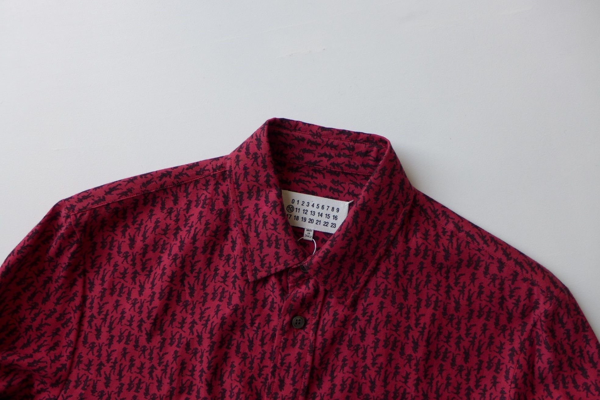 image of Maison Margiela Margiela Ss16 Red Figure Print Shirt, Men's (Size Large)