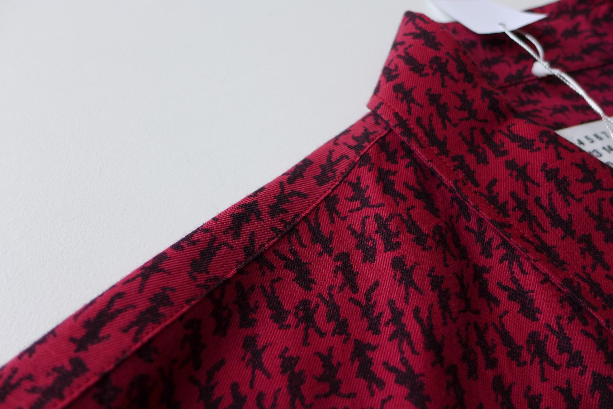 Maison Margiela Margiela SS16 Red Figure Print Shirt Size US M / EU 48-50 / 2 - 8 Thumbnail