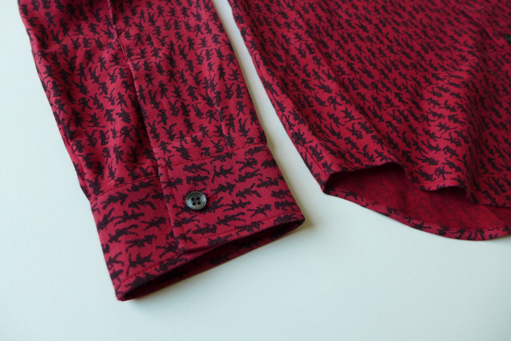 Maison Margiela Margiela SS16 Red Figure Print Shirt Size US M / EU 48-50 / 2 - 7 Thumbnail