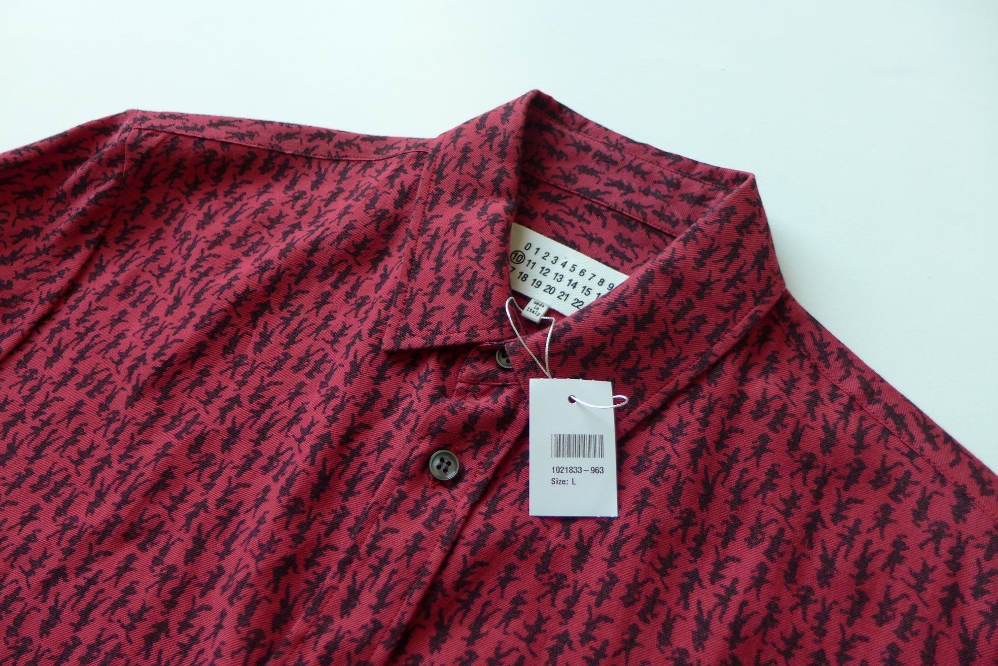 Maison Margiela Margiela SS16 Red Figure Print Shirt Size US M / EU 48-50 / 2 - 4 Thumbnail