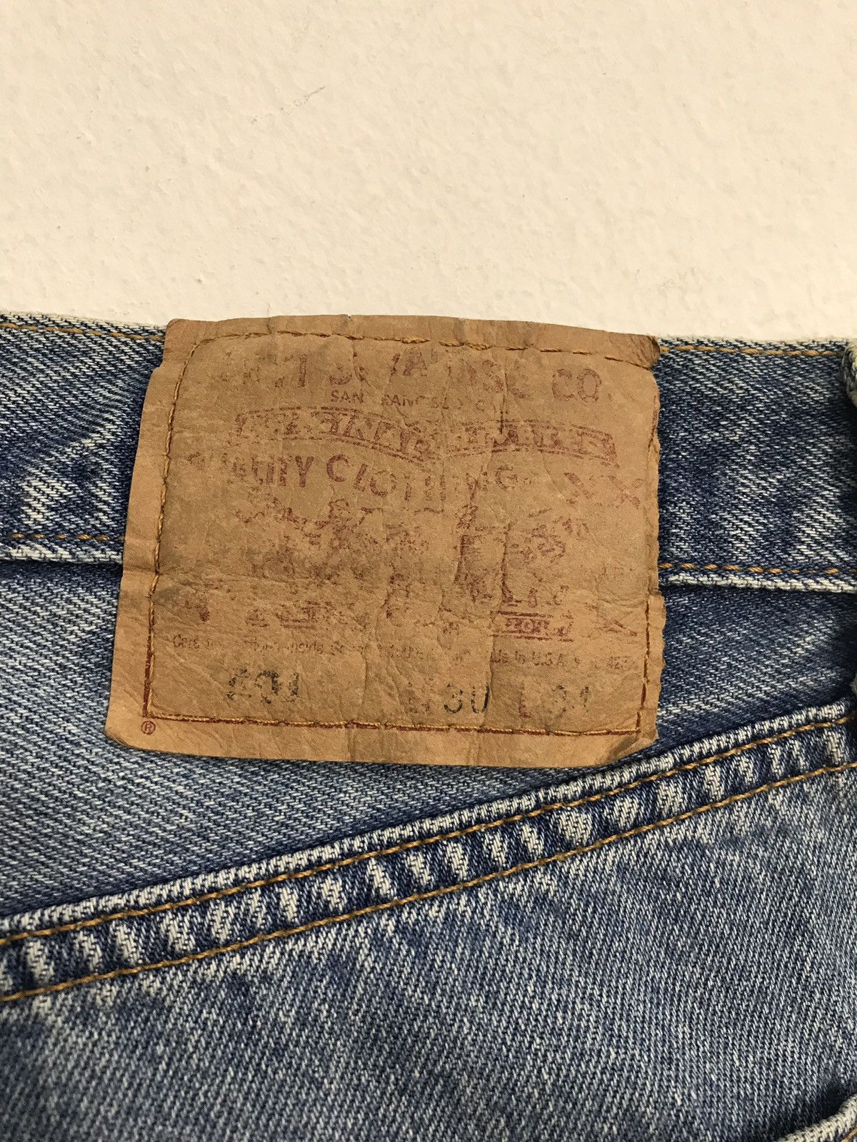Levi's Vintage Clothing × Vintage Vintage Levi’s Classic Distressed Denim Jeans Size US 29 - 13 Thumbnail
