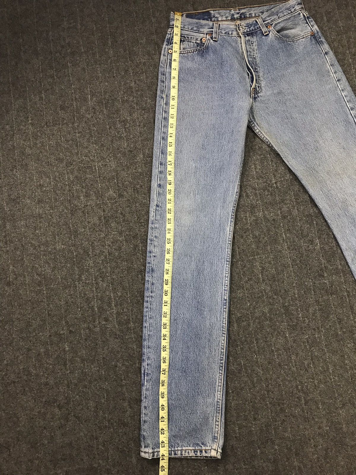 Levi's Vintage Clothing × Vintage Vintage Levi’s Classic Distressed Denim Jeans Size US 29 - 20 Thumbnail