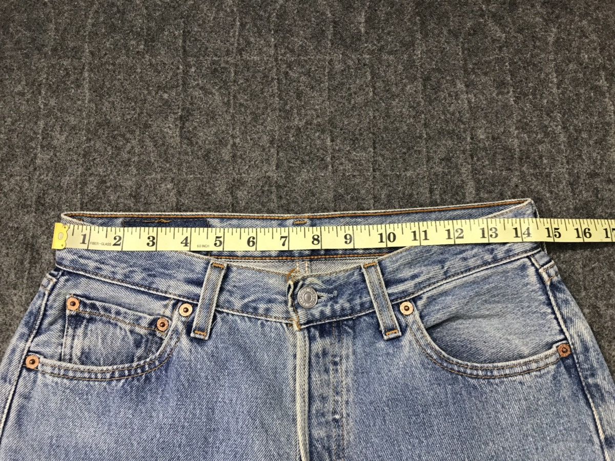 Levi's Vintage Clothing × Vintage Vintage Levi’s Classic Distressed Denim Jeans Size US 29 - 16 Thumbnail