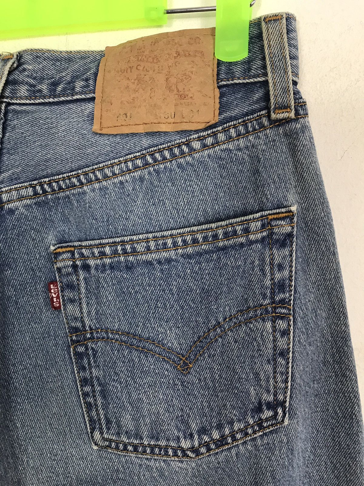 Levi's Vintage Clothing × Vintage Vintage Levi’s Classic Distressed Denim Jeans Size US 29 - 10 Thumbnail