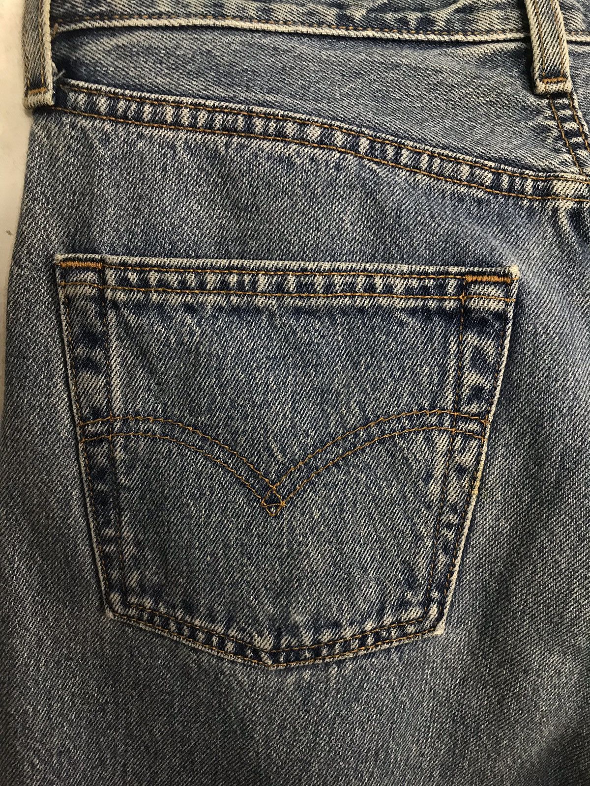 Levi's Vintage Clothing × Vintage Vintage Levi’s Classic Distressed Denim Jeans Size US 29 - 12 Thumbnail
