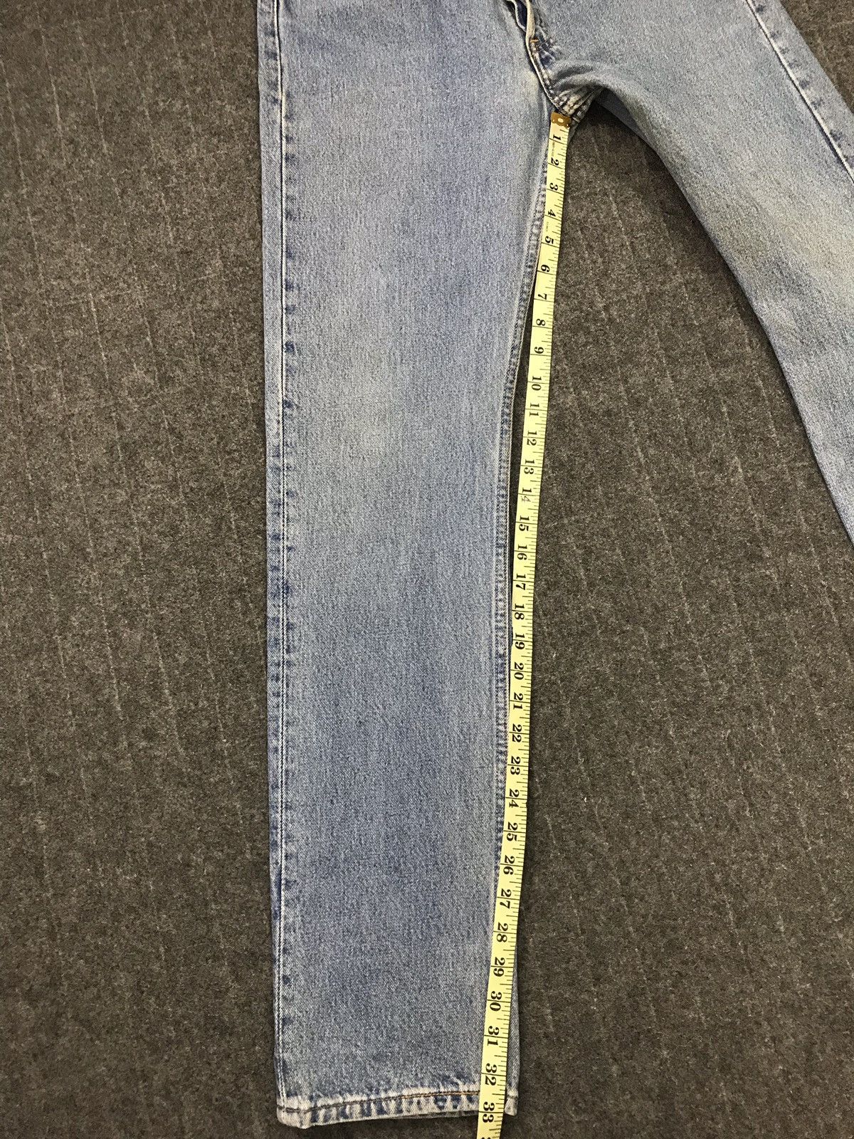 Levi's Vintage Clothing × Vintage Vintage Levi’s Classic Distressed Denim Jeans Size US 29 - 21 Thumbnail