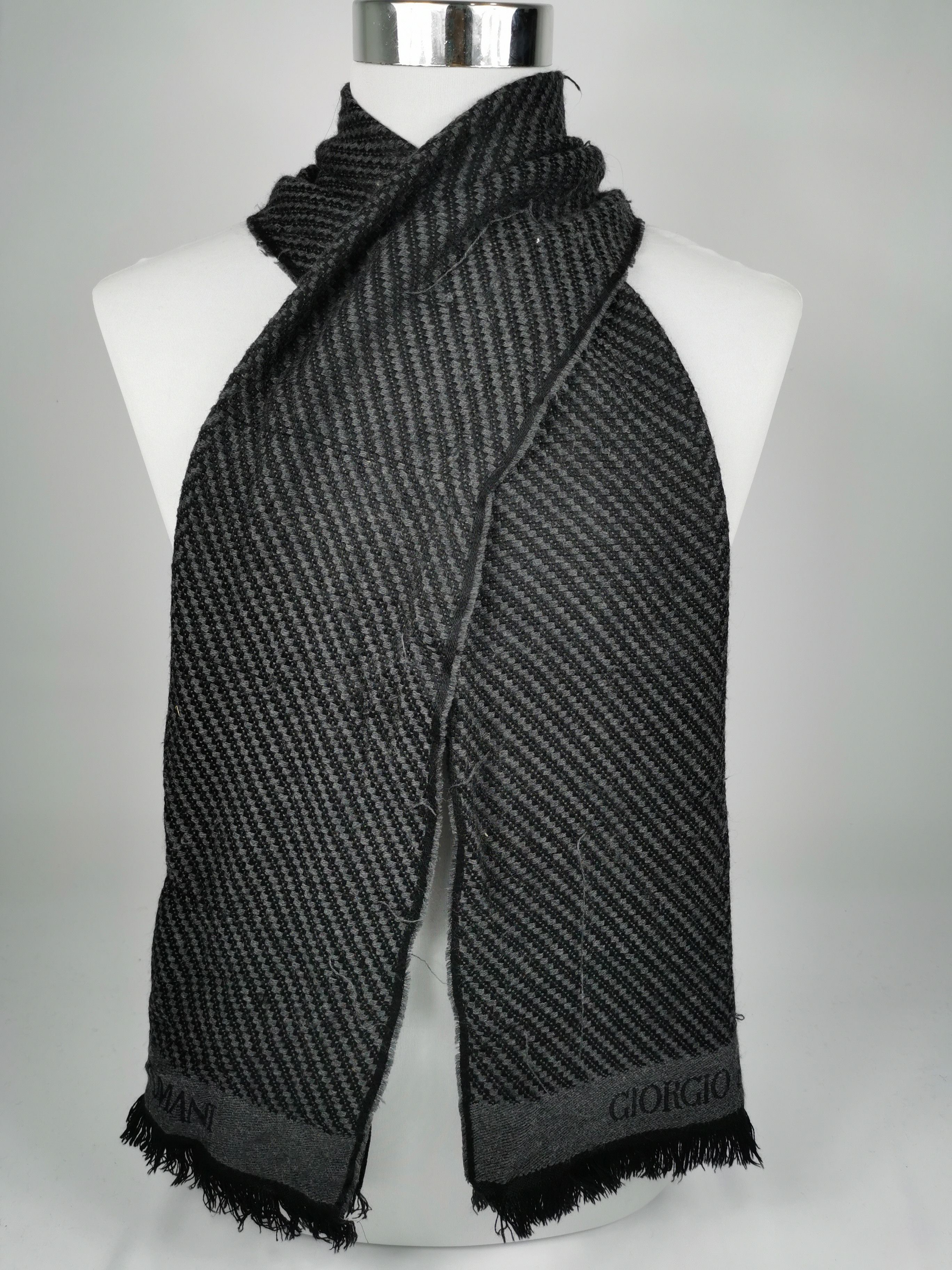 Vintage Giorgio armani scarf muffler Size ONE SIZE - 1 Thumbnail