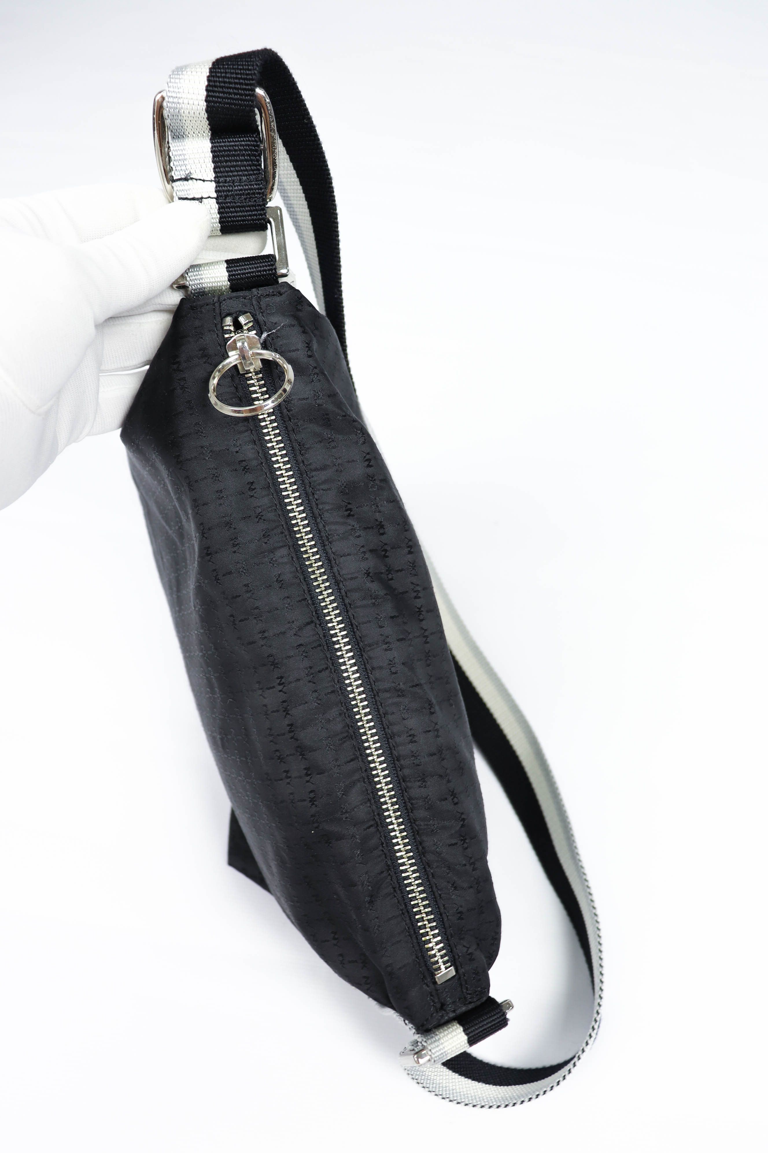 DKNY DKNY Donna Karan New York Black Monogram Shoulder Bag Size ONE SIZE - 9 Thumbnail