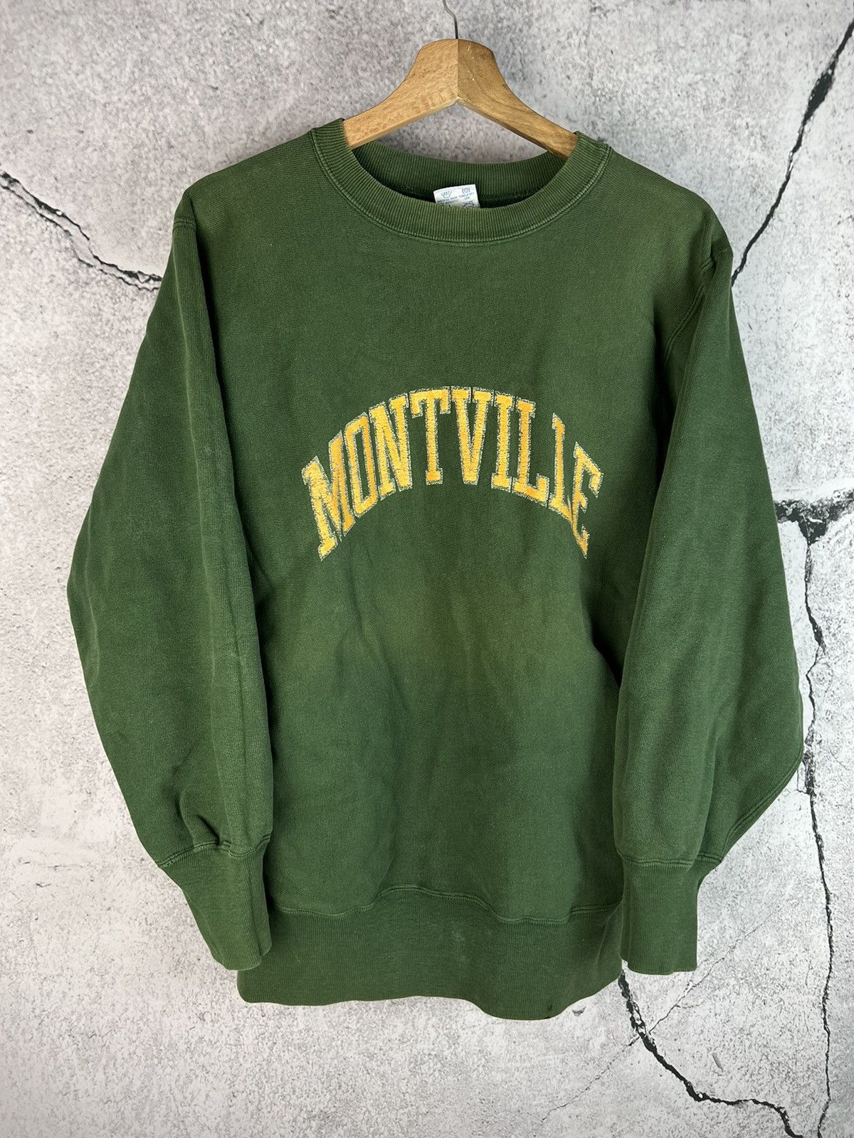 Champion Champion Montville vintage sweatshirt crewneck Size L / US 10 / IT 46 - 1 Thumbnail
