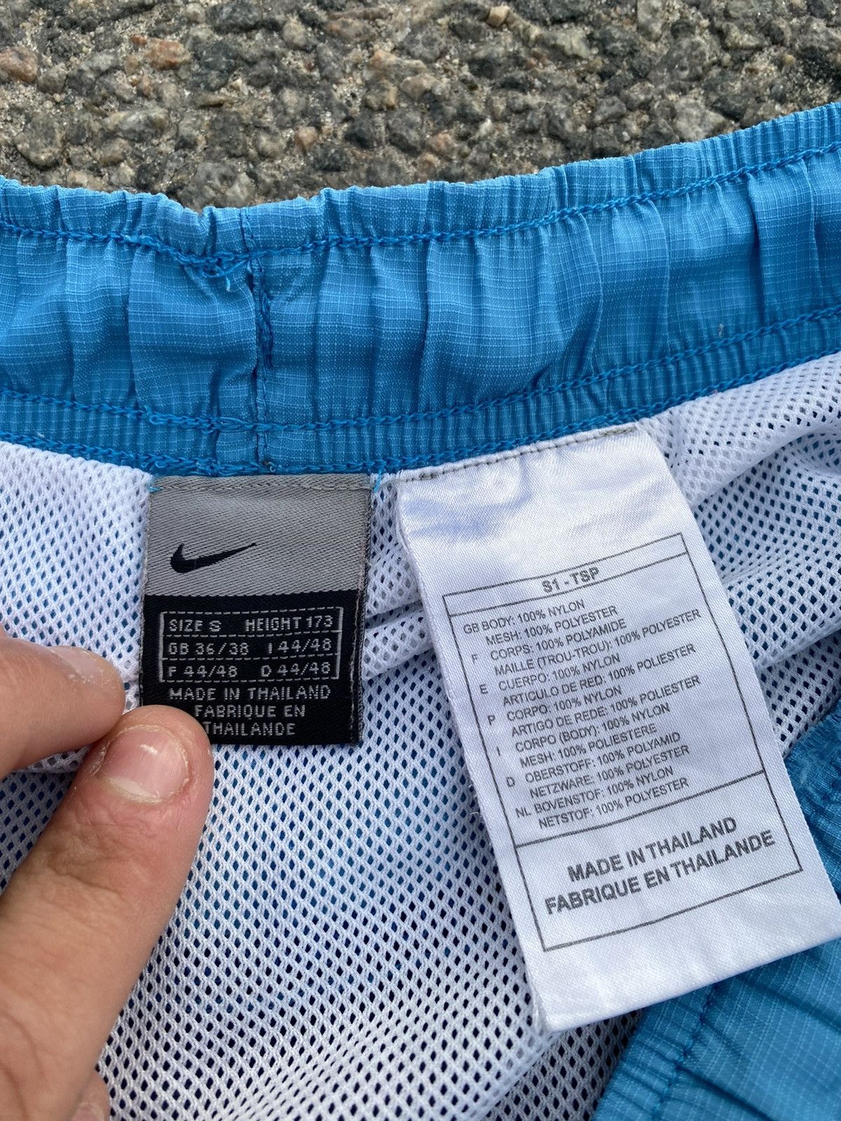 Nike Mens Vintage Nike nylon shorts 90s streetwear y2k rare acg Size US 30 / EU 46 - 8 Thumbnail