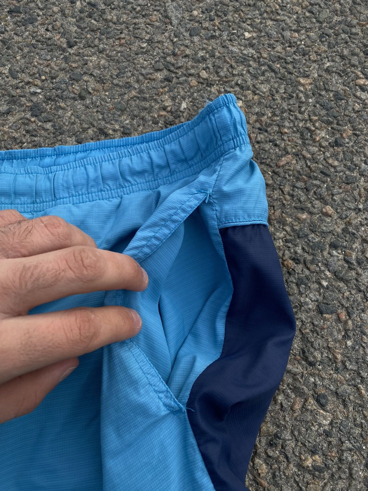 Nike Mens Vintage Nike nylon shorts 90s streetwear y2k rare acg Size US 30 / EU 46 - 7 Thumbnail