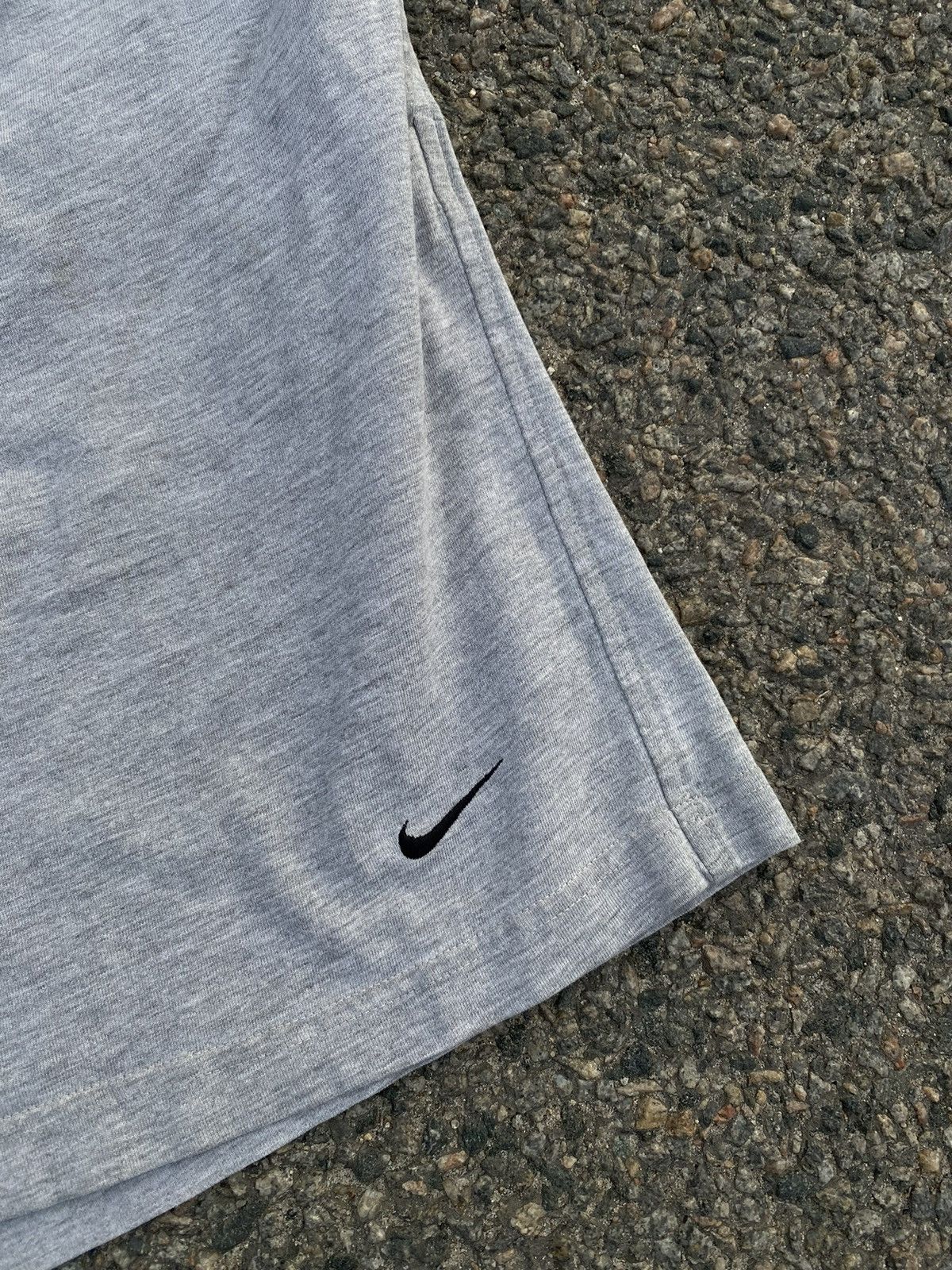 Nike × Vintage Mens Vintage Nike basic shorts 90s streetwear y2k rare acg Size US 32 / EU 48 - 2 Thumbnail