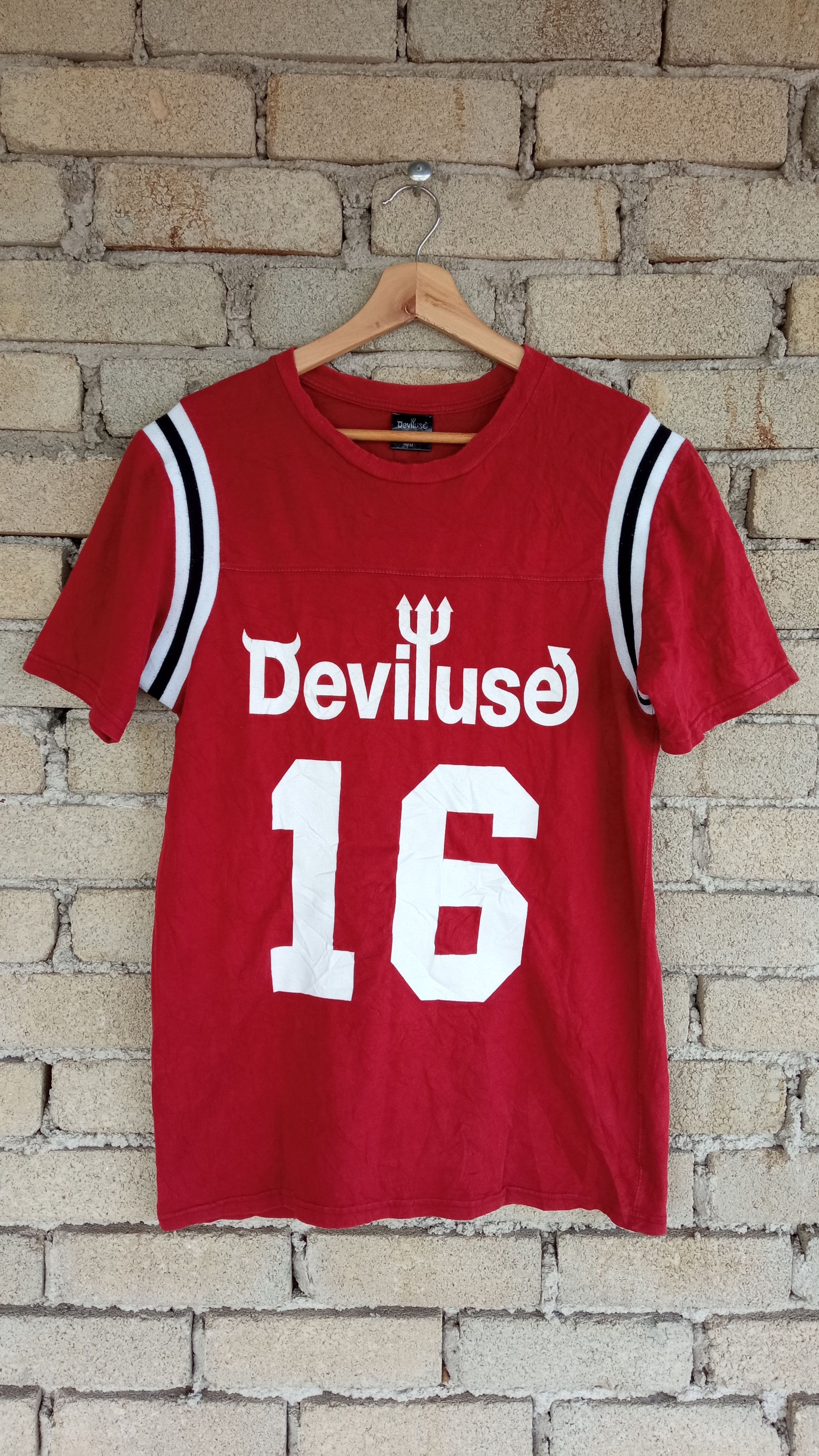Japanese Brand × Vintage 🔥🔥Vintage Style Deviluse Spellout Logo T-Shirt Size US S / EU 44-46 / 1 - 1 Thumbnail