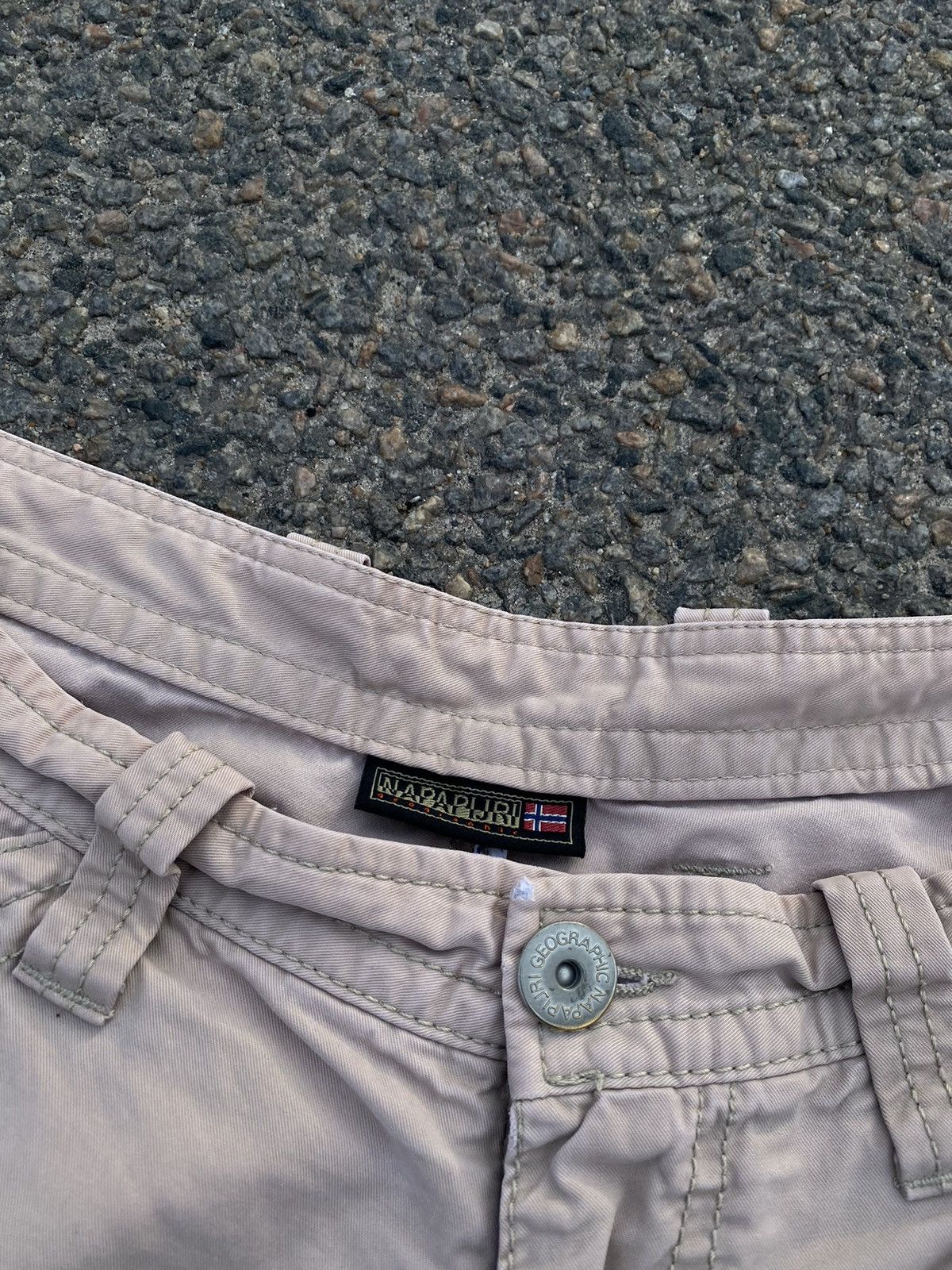 Napapijri × Vintage Mens Vintage Napapijri Cargo shorts distressed y2k rare Size US 34 / EU 50 - 6 Thumbnail