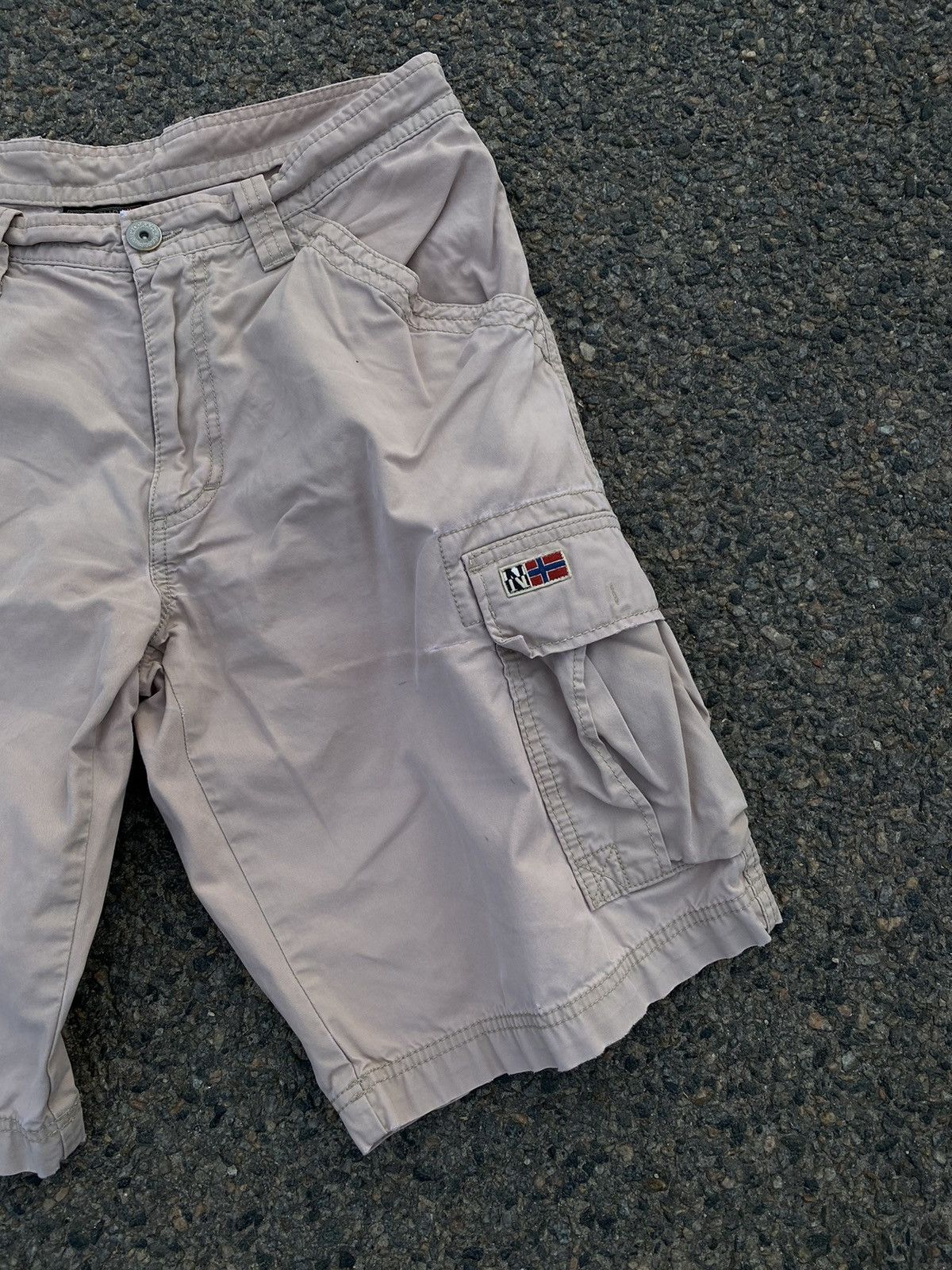 Napapijri × Vintage Mens Vintage Napapijri Cargo shorts distressed y2k rare Size US 34 / EU 50 - 2 Thumbnail