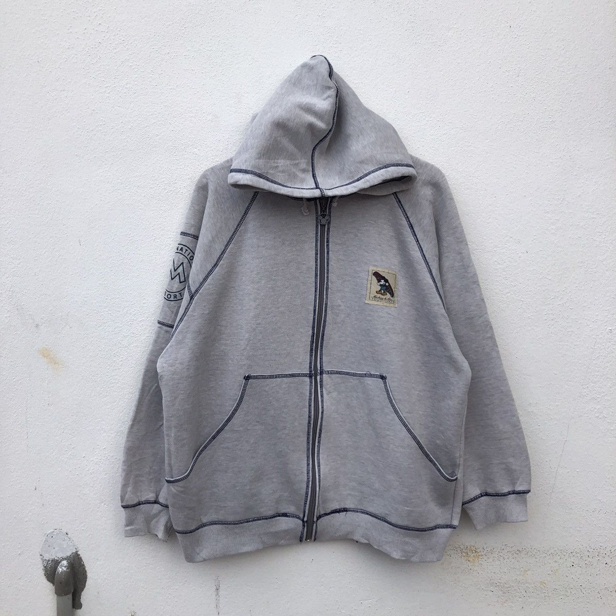 Cartoon Network VINTAGE 90’s INTERNATIONAL RESORT MICKEY MOUSE HOODIE Size US L / EU 52-54 / 3 - 3 Thumbnail