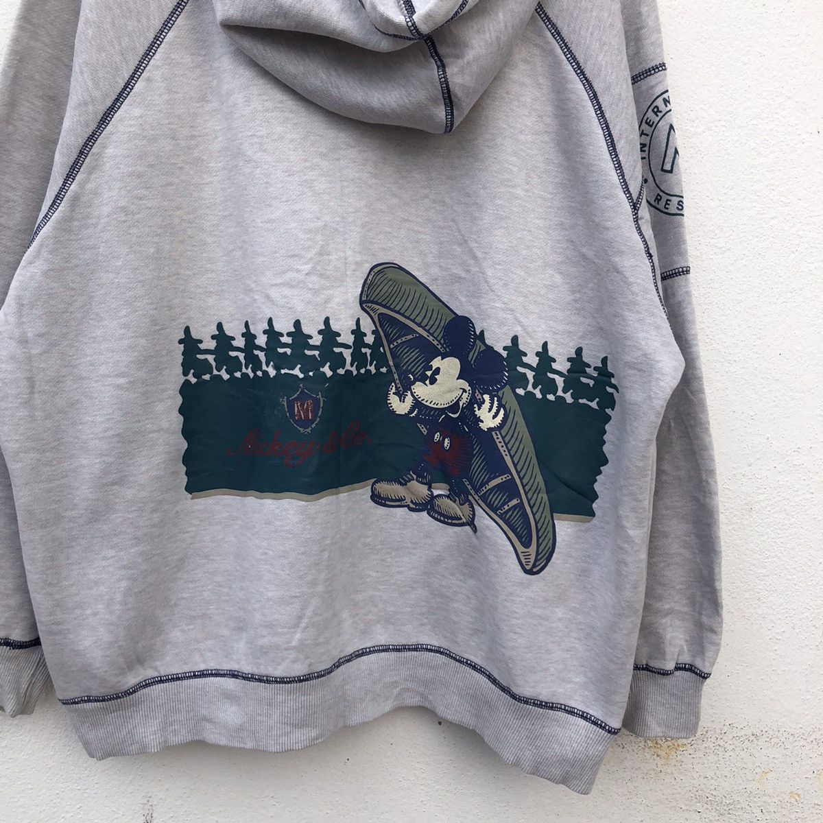 Cartoon Network VINTAGE 90’s INTERNATIONAL RESORT MICKEY MOUSE HOODIE Size US L / EU 52-54 / 3 - 9 Thumbnail