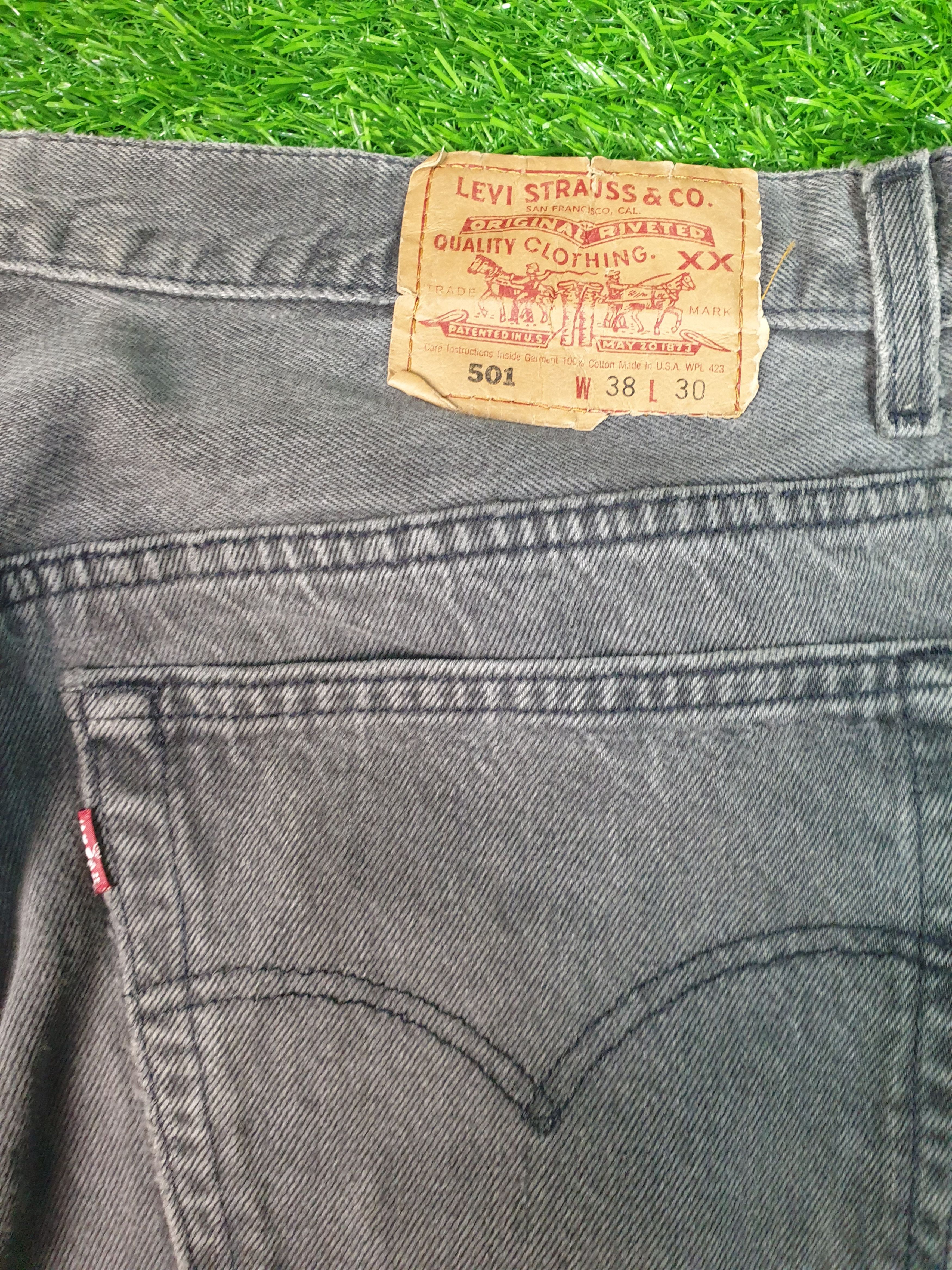 Levi's Vintage Clothing Vtg 90's LEVIS 501 Light Wash Faded Black 37X30 Jeans L0149 Size US 37 - 11 Thumbnail