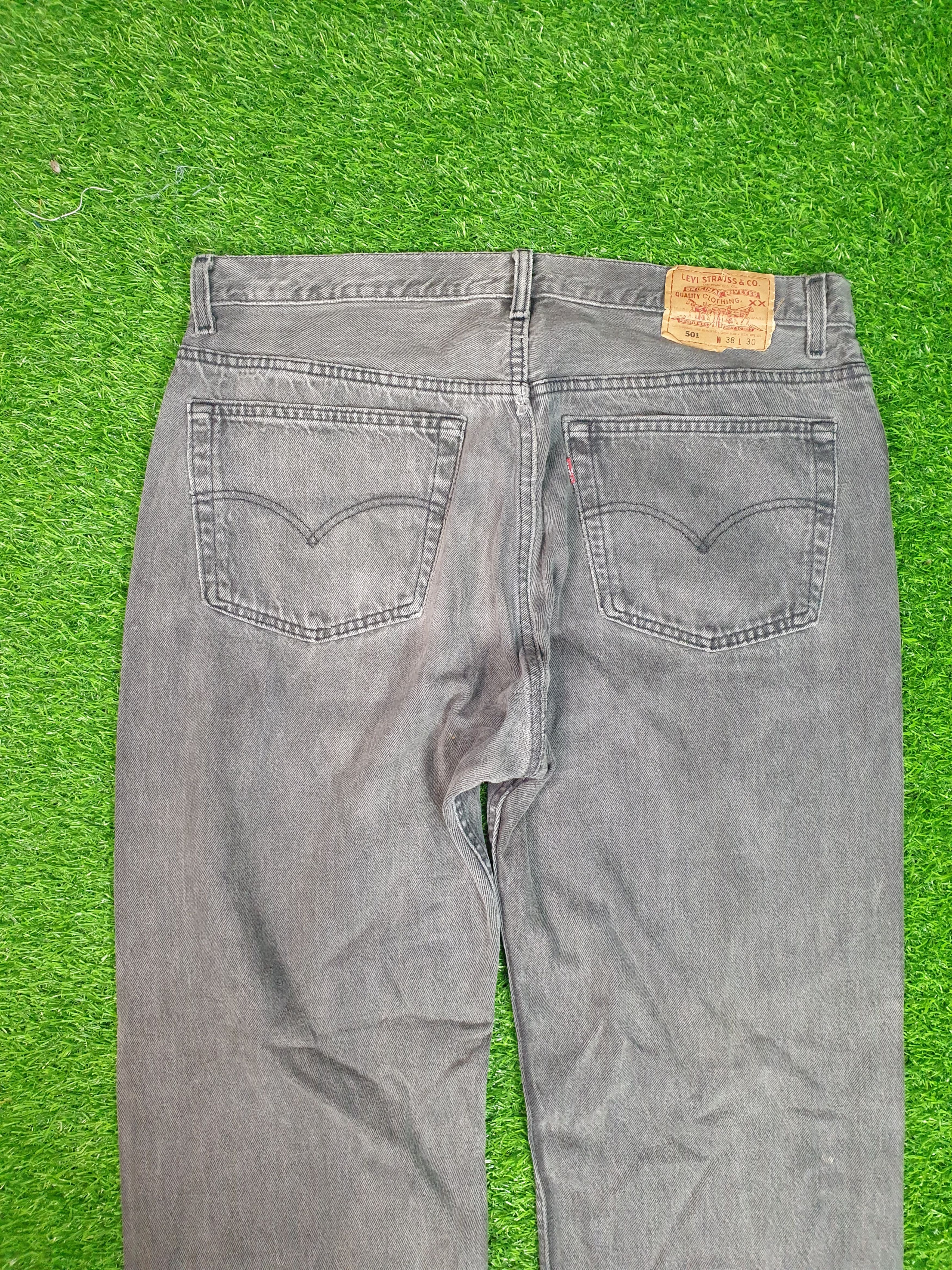 Levi's Vintage Clothing Vtg 90's LEVIS 501 Light Wash Faded Black 37X30 Jeans L0149 Size US 37 - 4 Thumbnail
