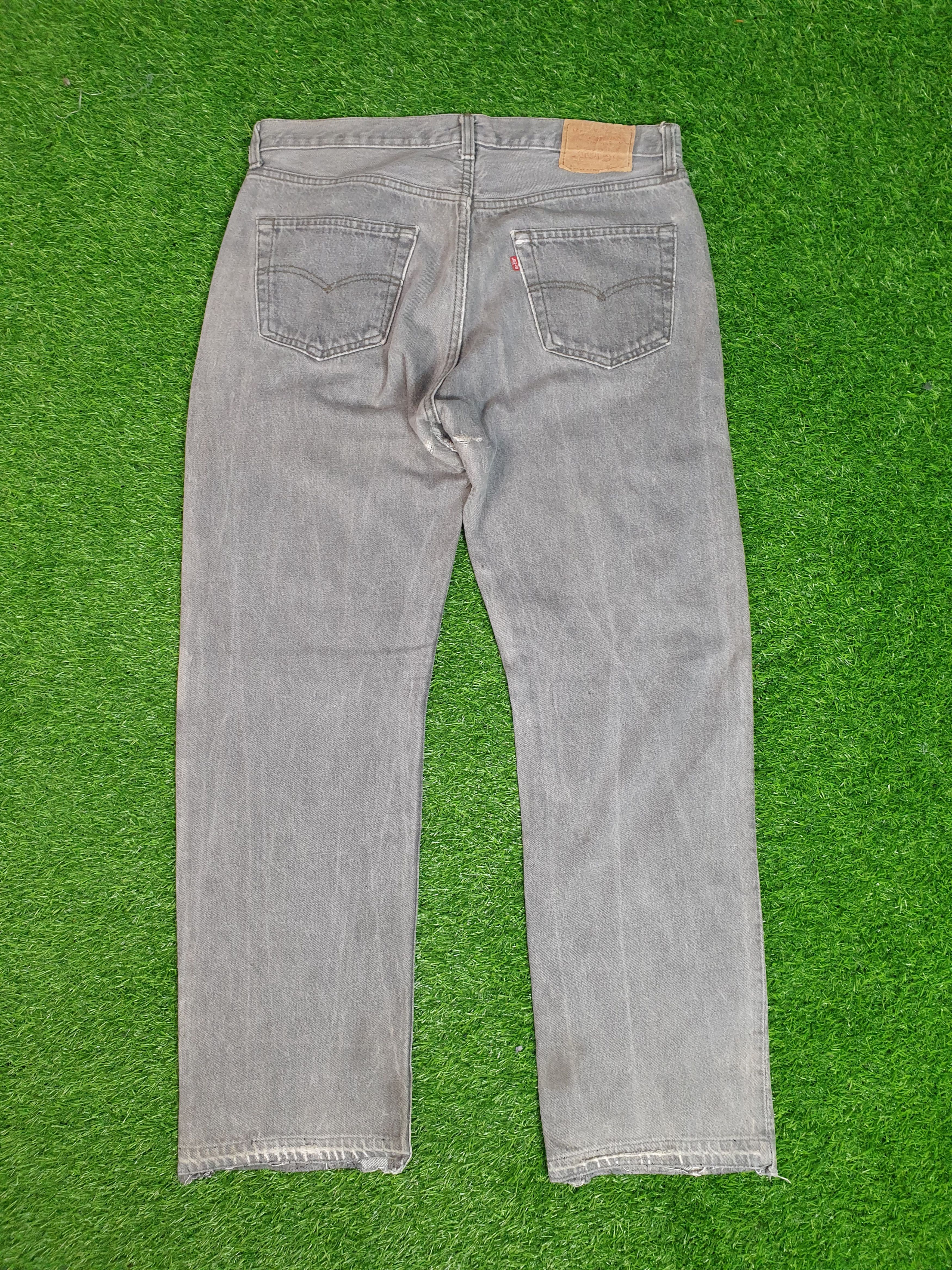 Levi's Vintage LEVIS 501 Light Wash Faded Bleach 36X31 Jeans L0154 Size US 36 / EU 52 - 2 Thumbnail