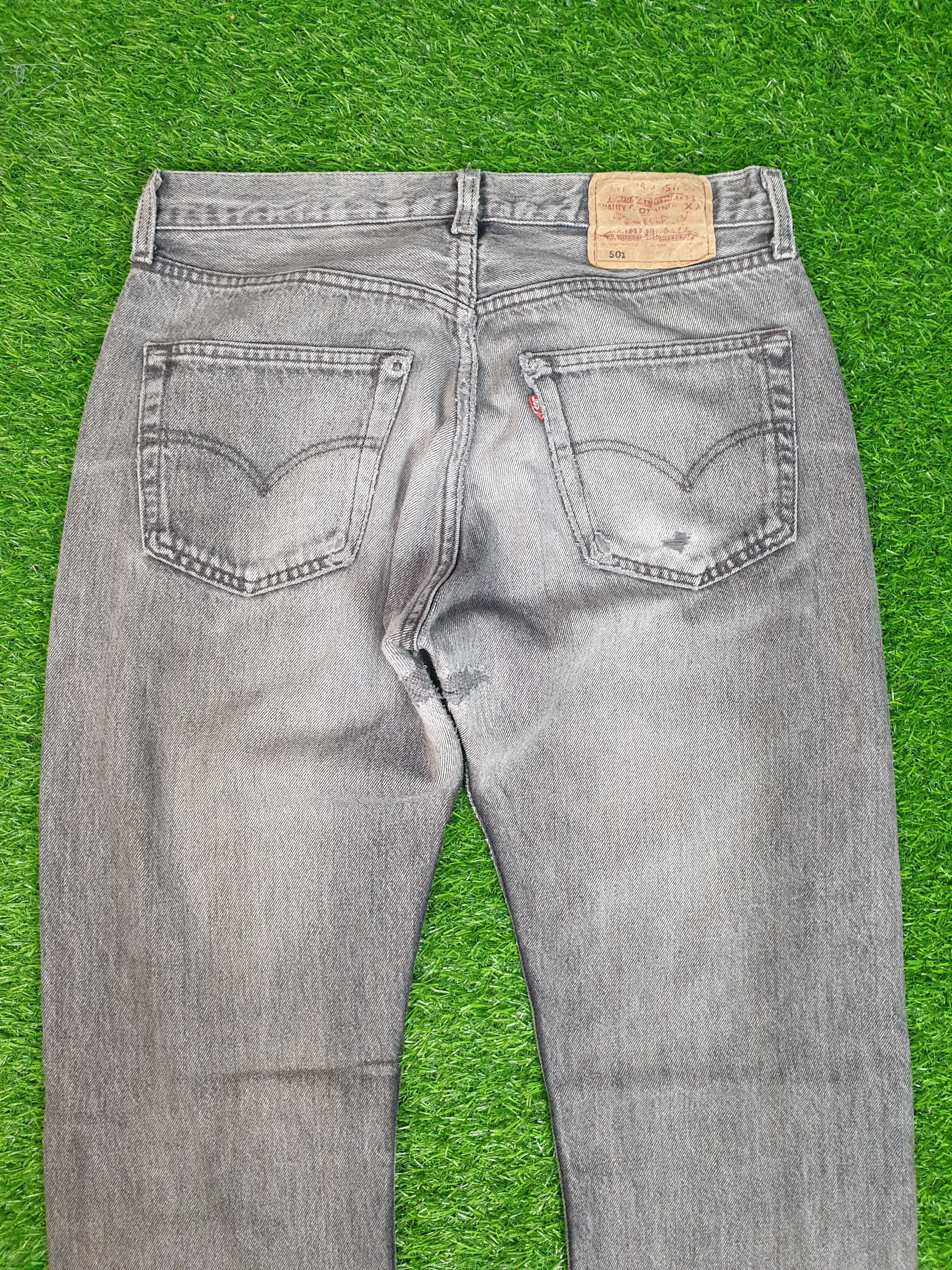 Levi's Vintage LEVIS 501 Light Wash Faded Black 31X33 Jeans L0153 Size US 31 - 4 Thumbnail