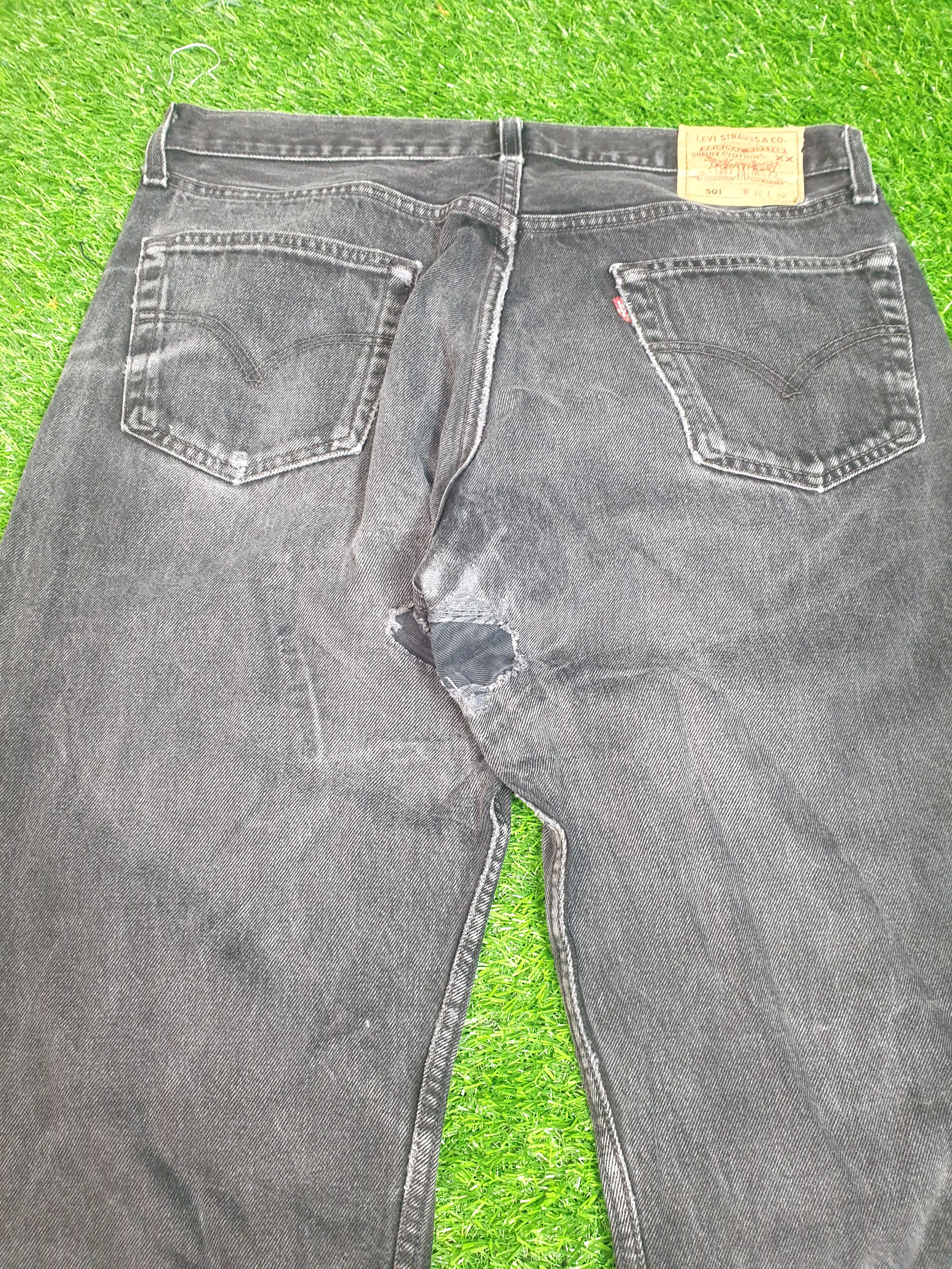 Levi's Vintage Clothing Vintage LEVIS 501 Super Black Faded 36X30.5 Jeans L0070 Size US 36 / EU 52 - 8 Thumbnail
