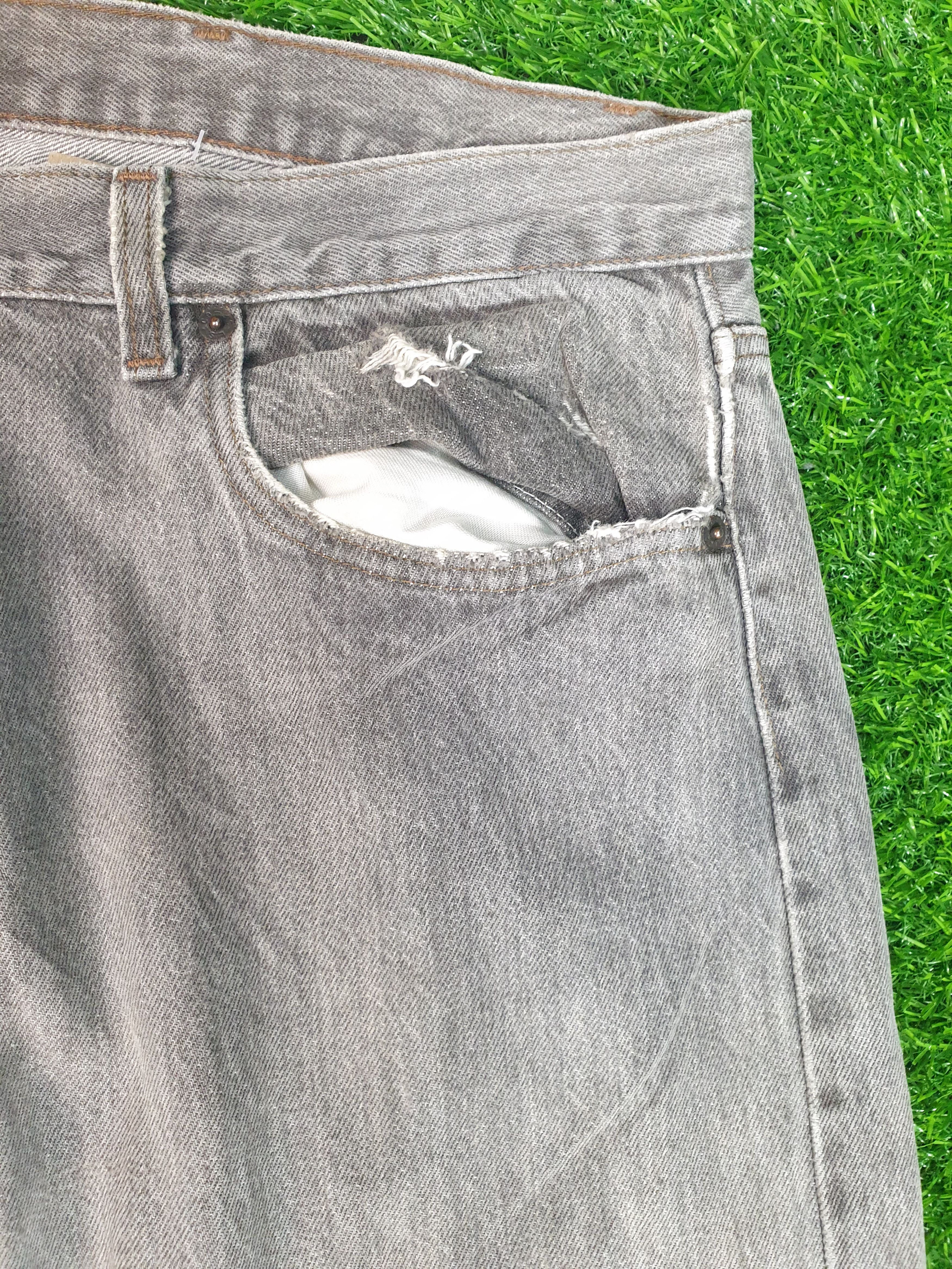 Levi's Vintage Clothing Vintage LEVIS 501 Sun Faded Distressed 39X29.5 Jeans L0058 Size US 39 - 6 Thumbnail