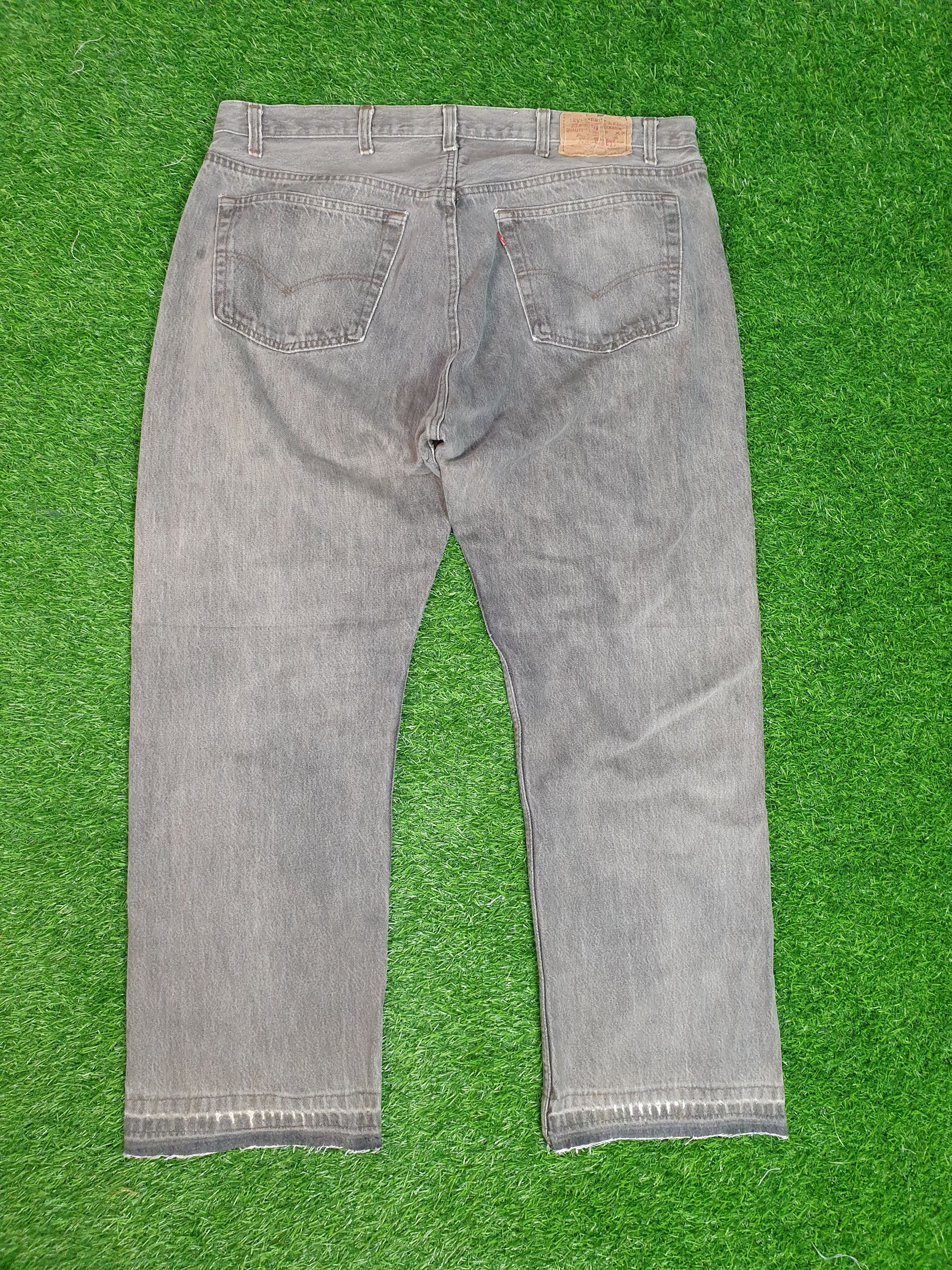 Levi's Vintage Clothing Vintage LEVIS 501 Sun Faded Distressed 39X29.5 Jeans L0058 Size US 39 - 2 Thumbnail