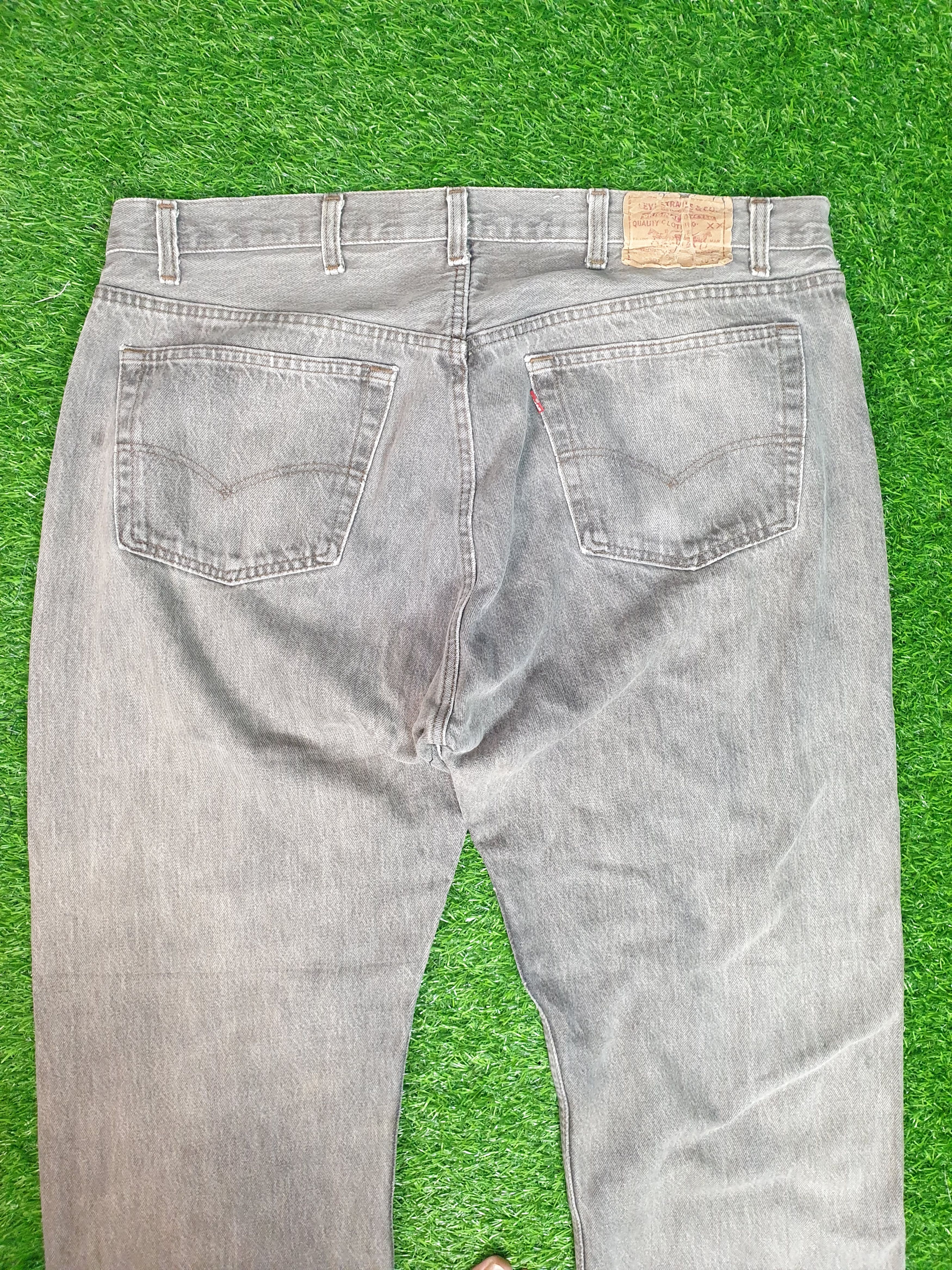 Levi's Vintage Clothing Vintage LEVIS 501 Sun Faded Distressed 39X29.5 Jeans L0058 Size US 39 - 10 Thumbnail