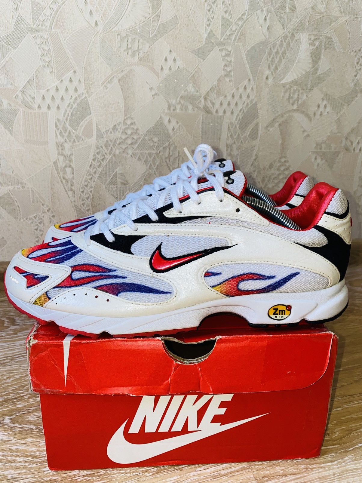 image of Nikelab Zoom Spectrum+ 2005 Undercover Stussy Fragment Tn Shoes in White Flame, Men's (Size 10)