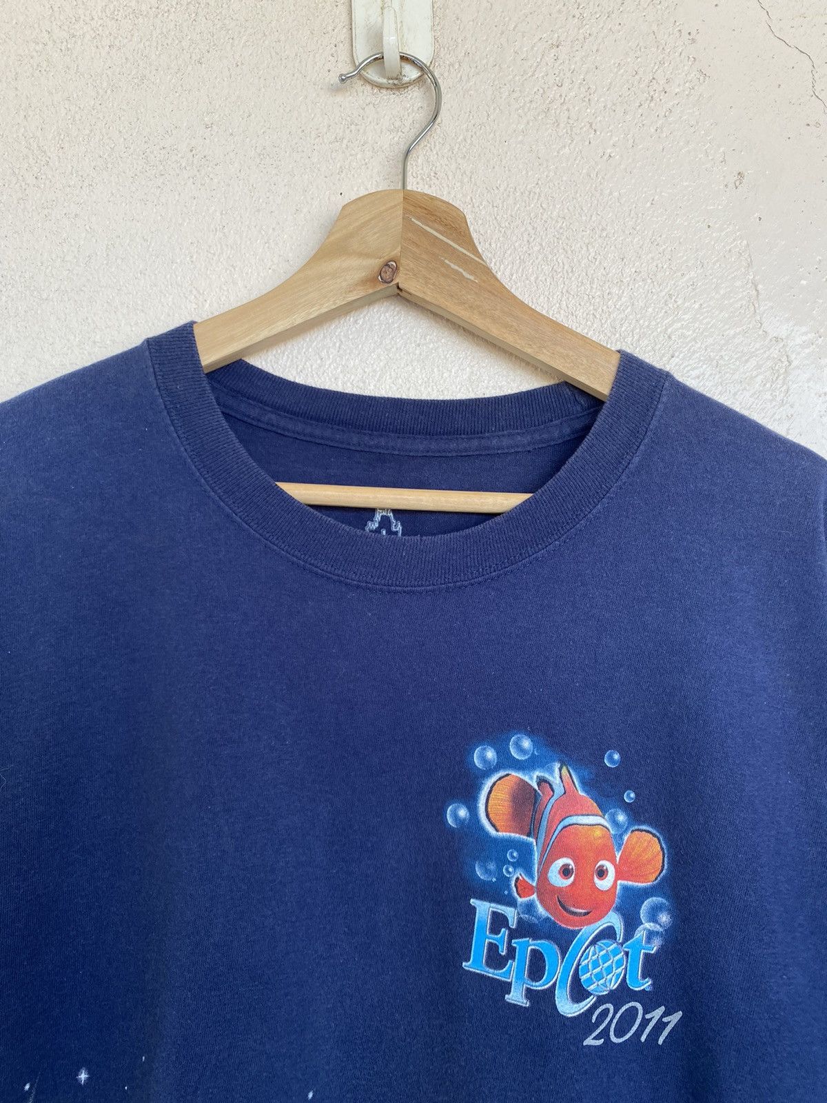 Disney × Mickey Mouse × Vintage Vintage Finding Nemo Disneyland Tshirt Size US L / EU 52-54 / 3 - 3 Thumbnail