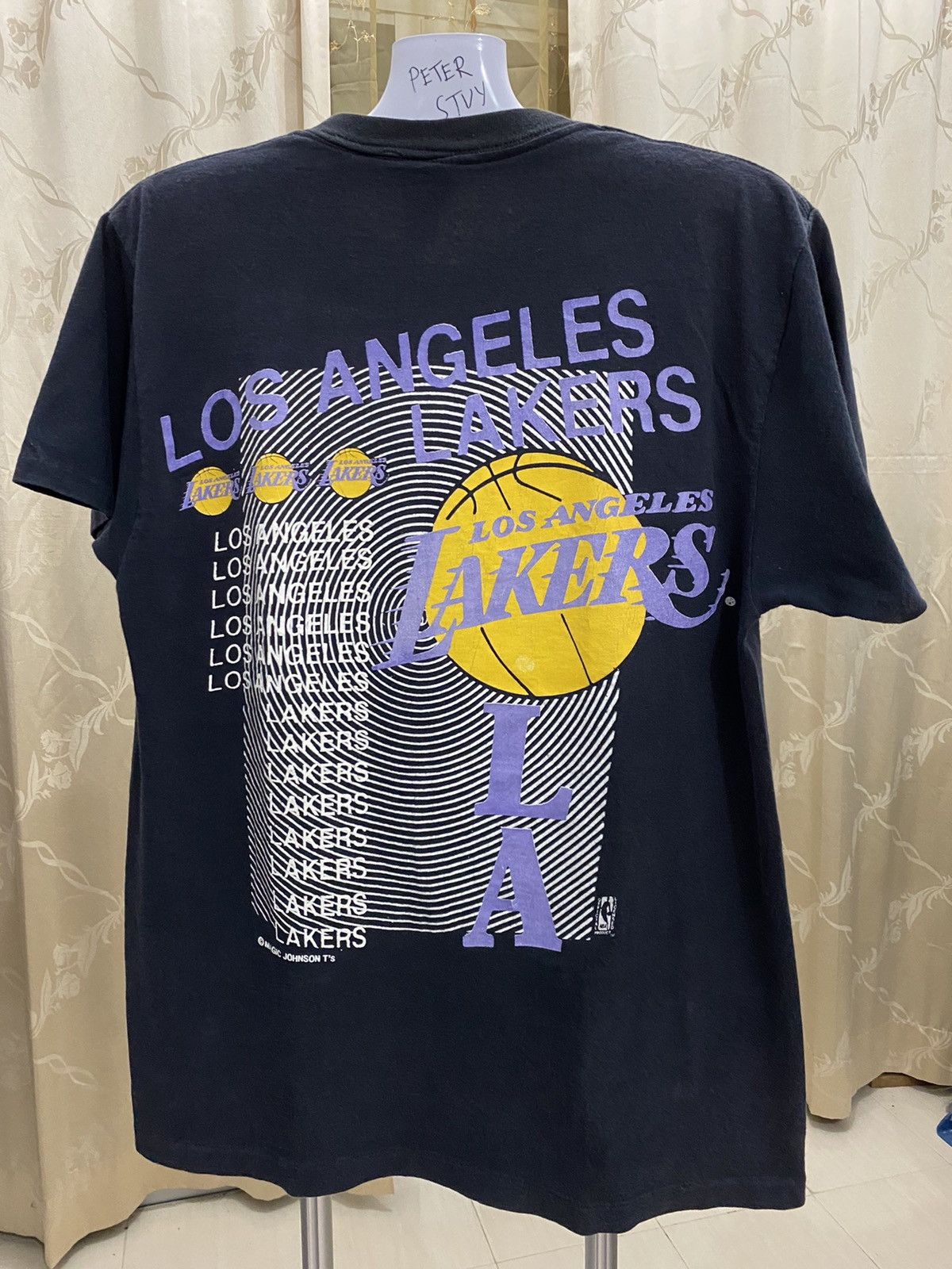 Vintage LA Lakers “MAGIC JOHNSON” Shirt