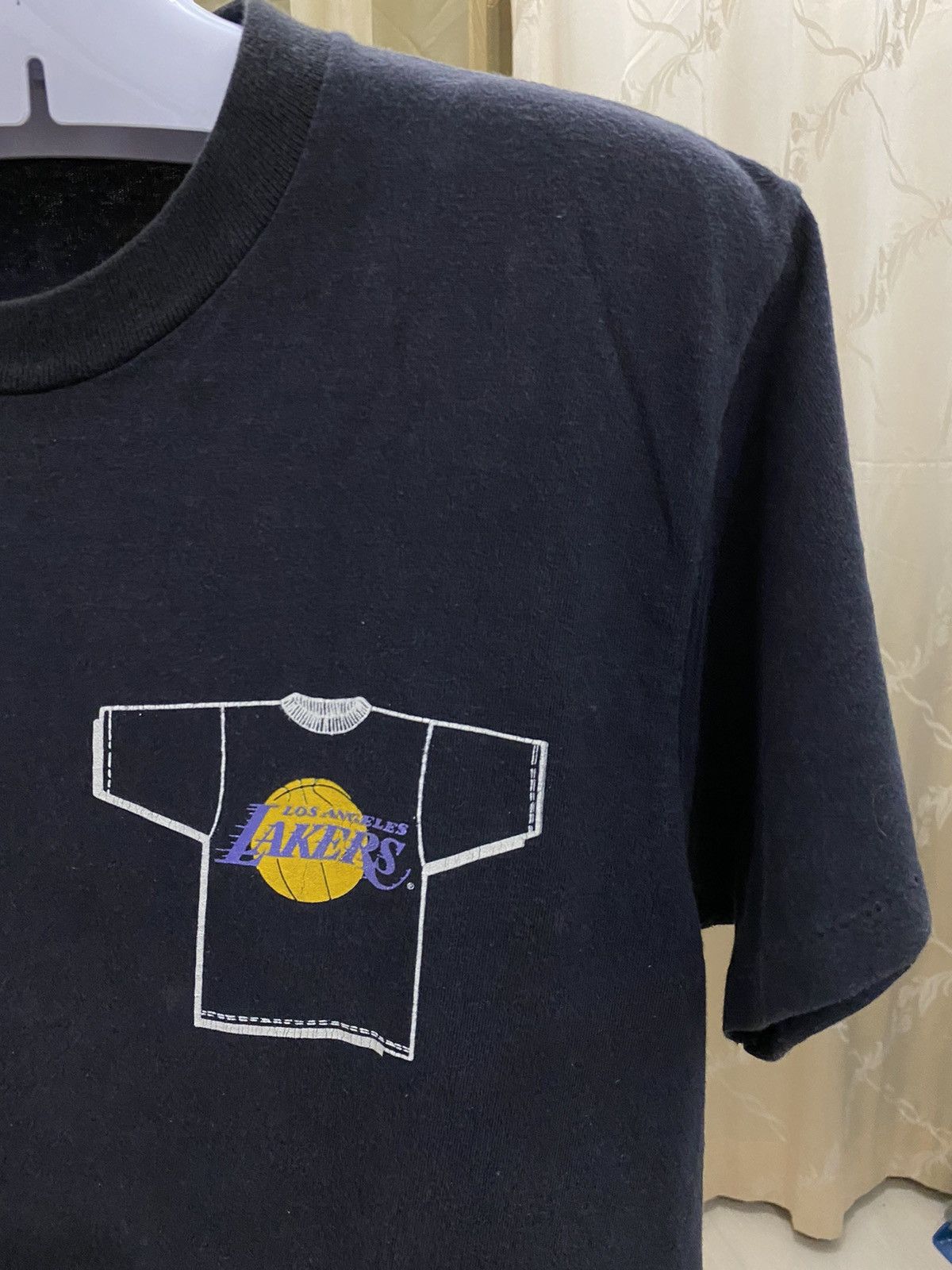 NBA Vintage LA Lakers “MAGIC JOHNSON” Shirt Size US S / EU 44-46 / 1 - 4 Thumbnail