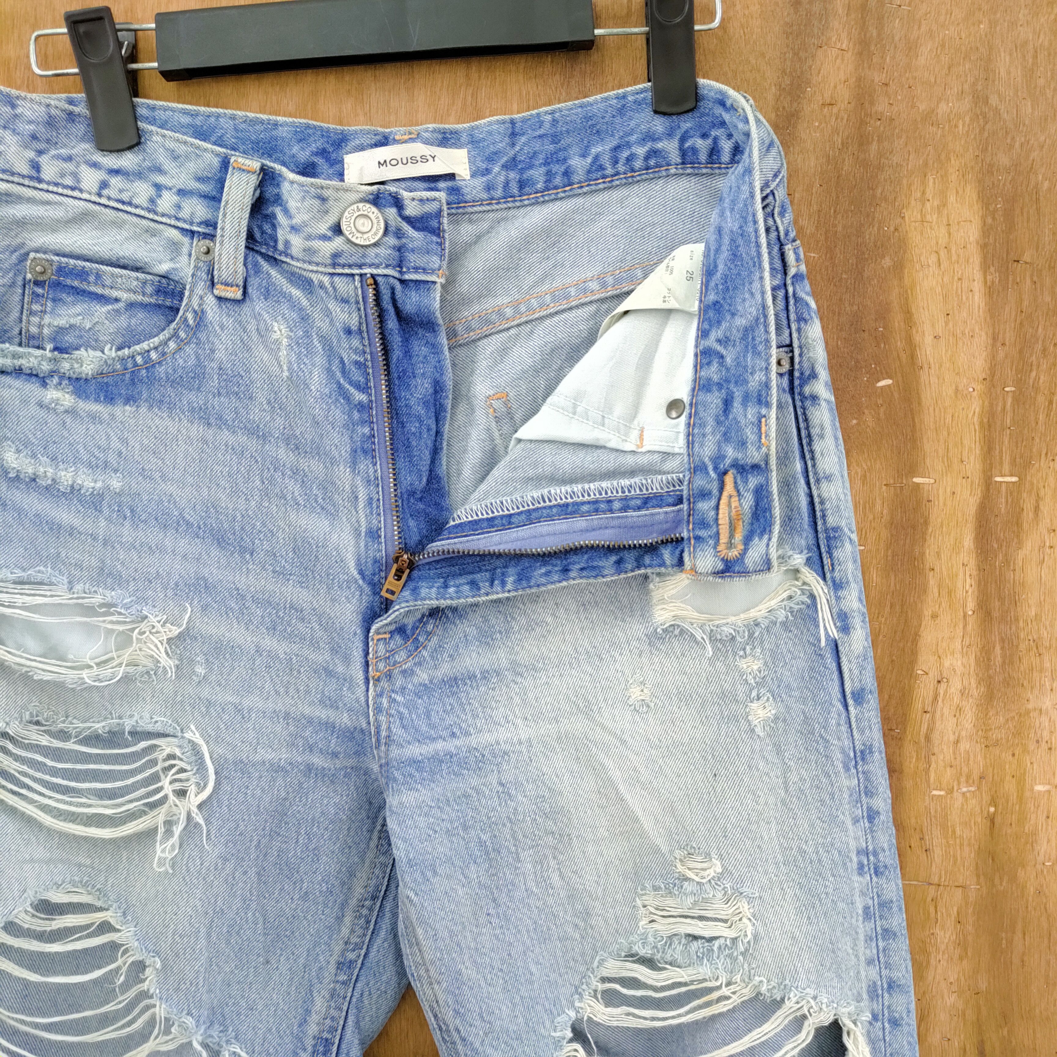 MOUSSY VINTAGE MOUSY JEANS DISTRESSED STYLE KURT COBAIN Size US 26 / EU 42 - 8 Thumbnail