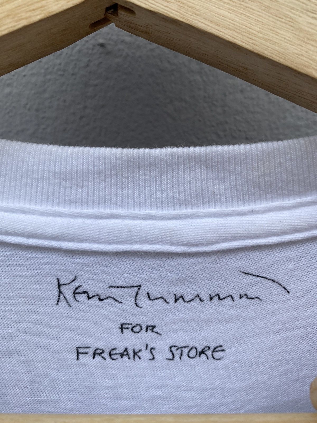 Band Tees björk x kevin cummins 1993 photography tee Size US L / EU 52-54 / 3 - 7 Thumbnail