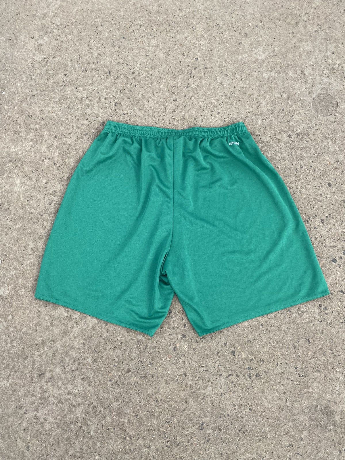 Adidas Vintage Adidas shorts streetwear y2k casual style size L Size US 34 / EU 50 - 2 Thumbnail