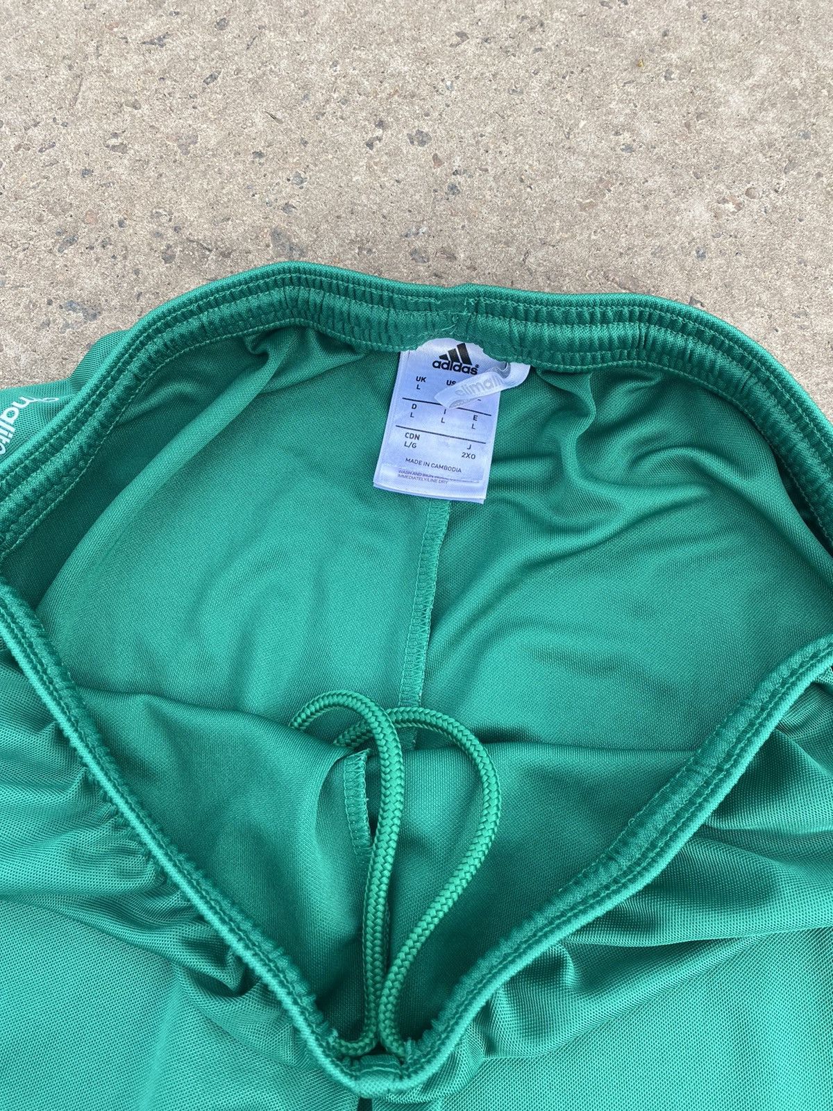 Adidas Vintage Adidas shorts streetwear y2k casual style size L Size US 34 / EU 50 - 3 Thumbnail