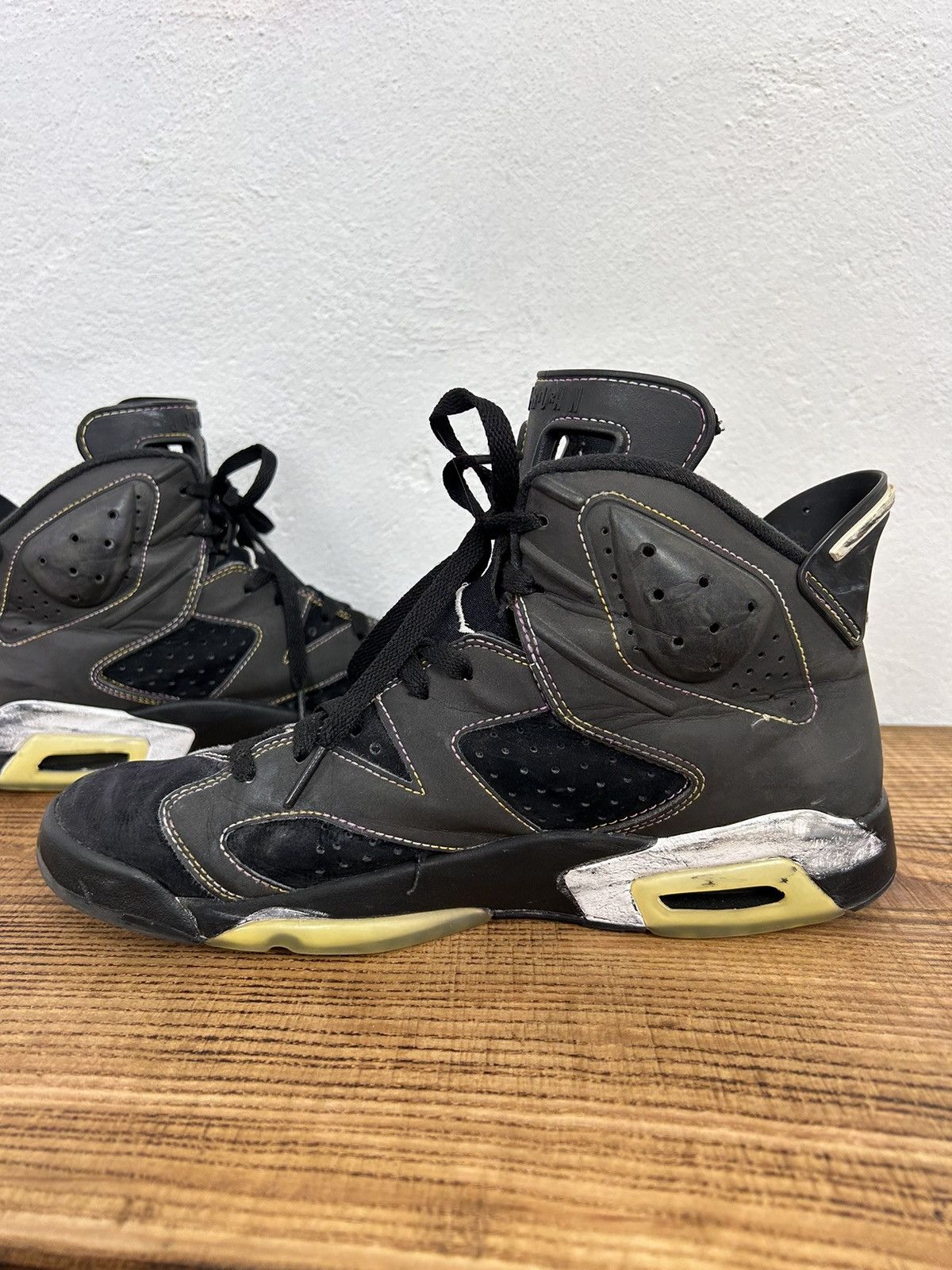 Jordan Brand Vintage 2009 Jordan 6 Retro Reflective Sneaker "Lakers" Size US 8.5 / EU 41-42 - 8 Thumbnail